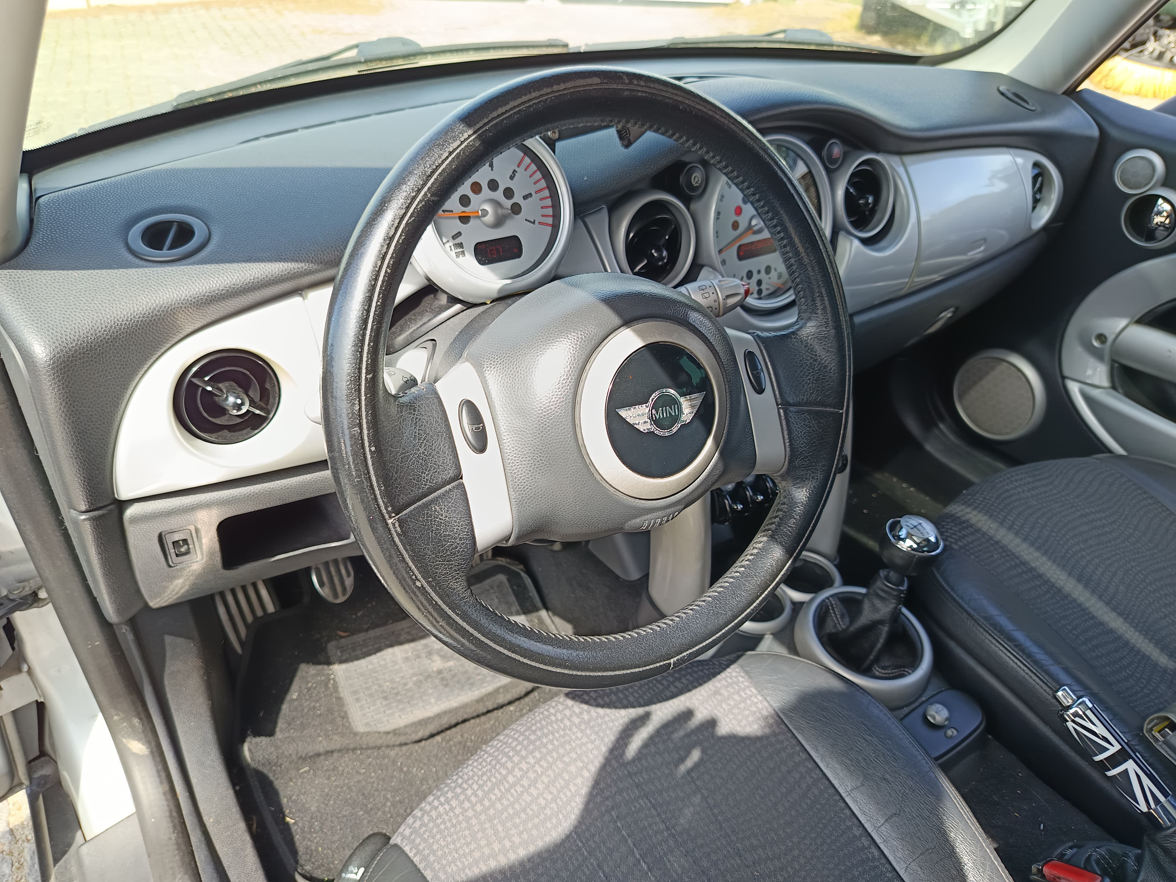 Mini Cooper D — image 18