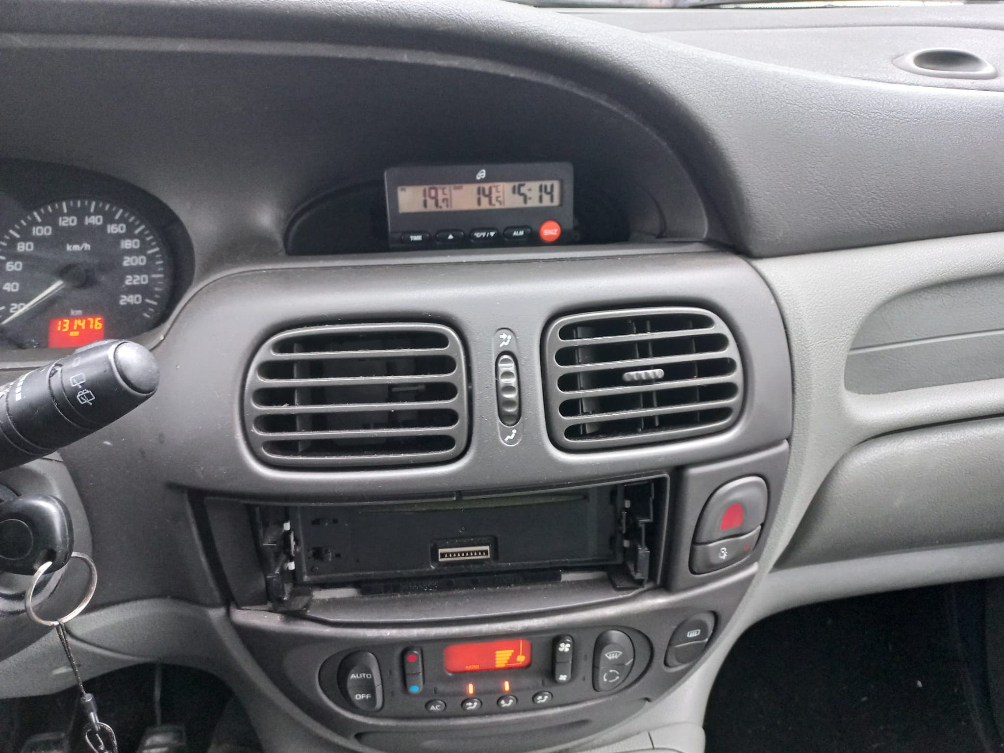 Renault Mégane Scénic JA · Ano 2001 — image 10