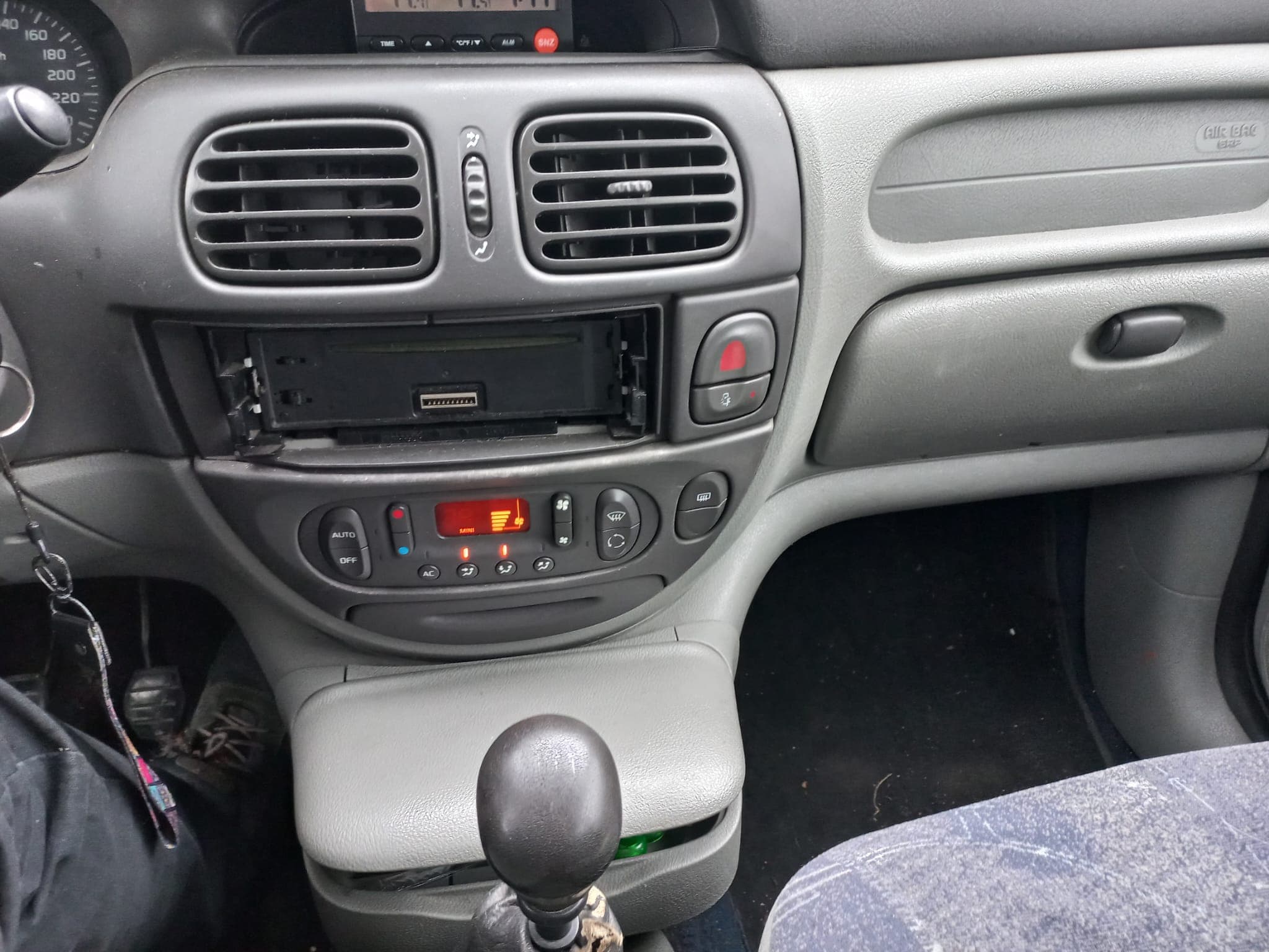 Renault Mégane Scénic JA · Ano 2001 — image 11