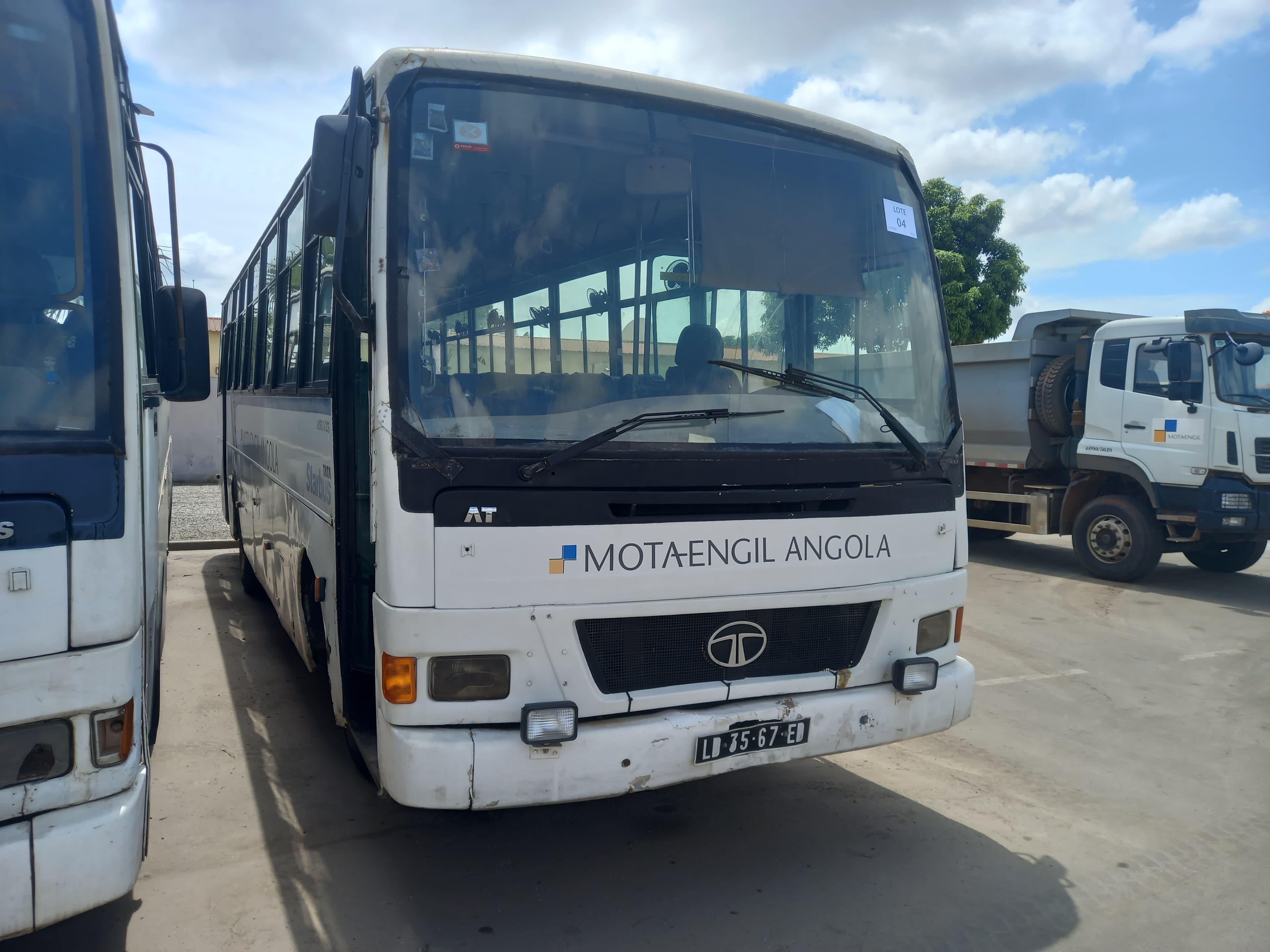 Autocarro TATA LP01318LHD — imagen 2