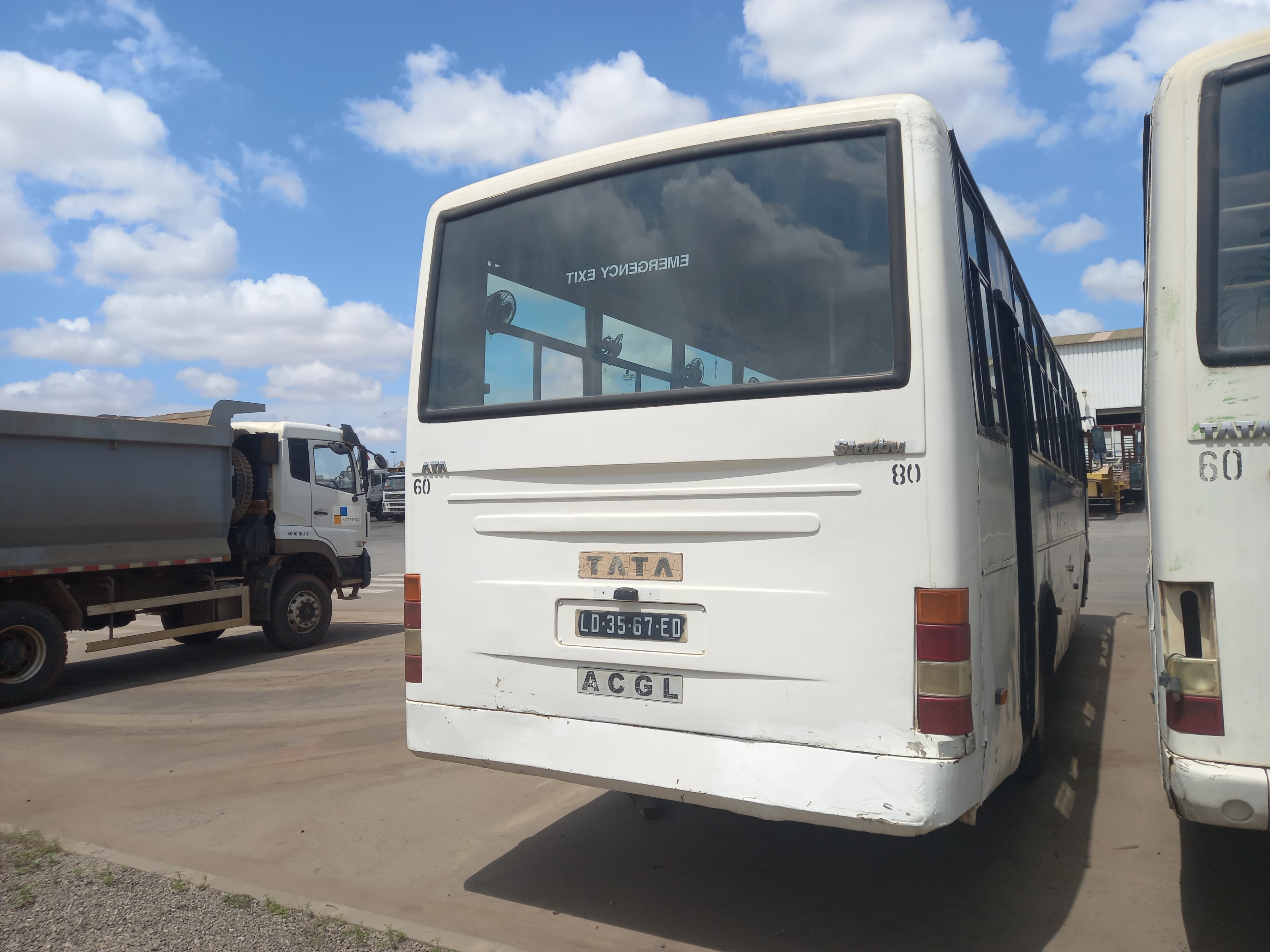 Autocarro TATA LP01318LHD — imagen 6