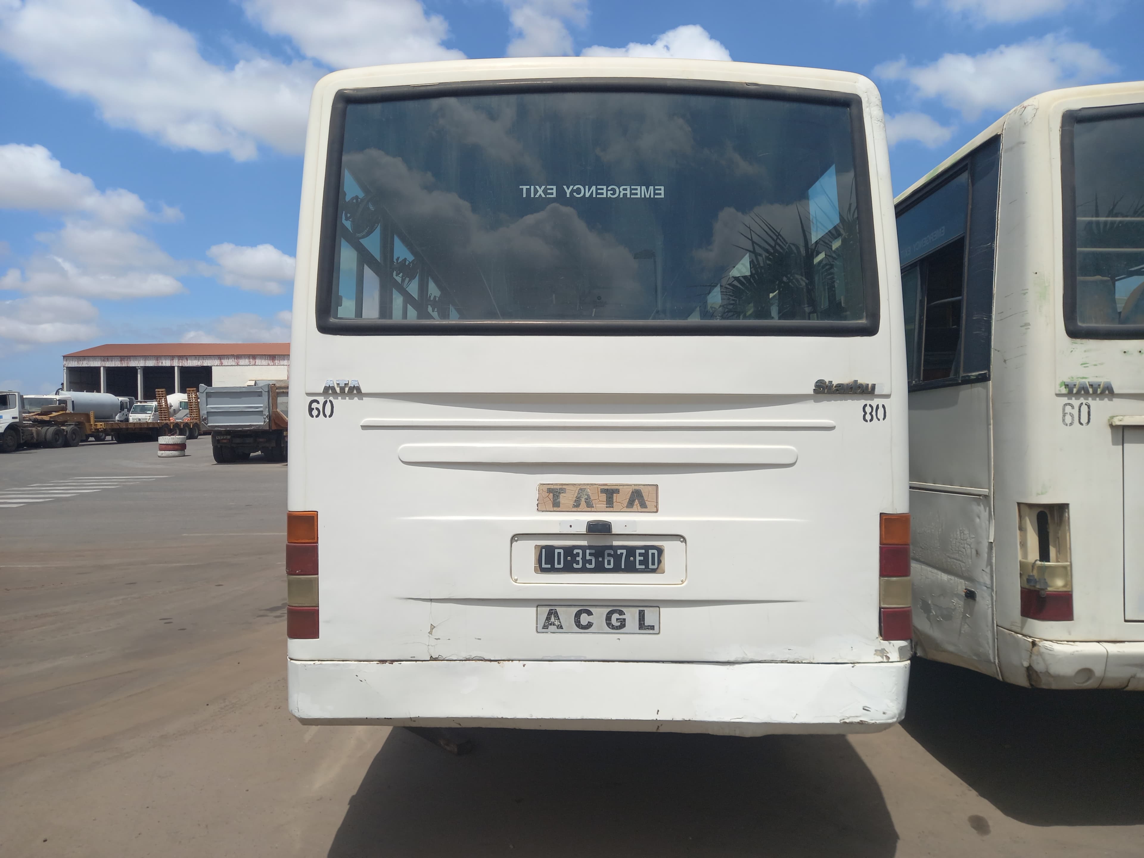 Autocarro TATA LP01318LHD — imagen 5