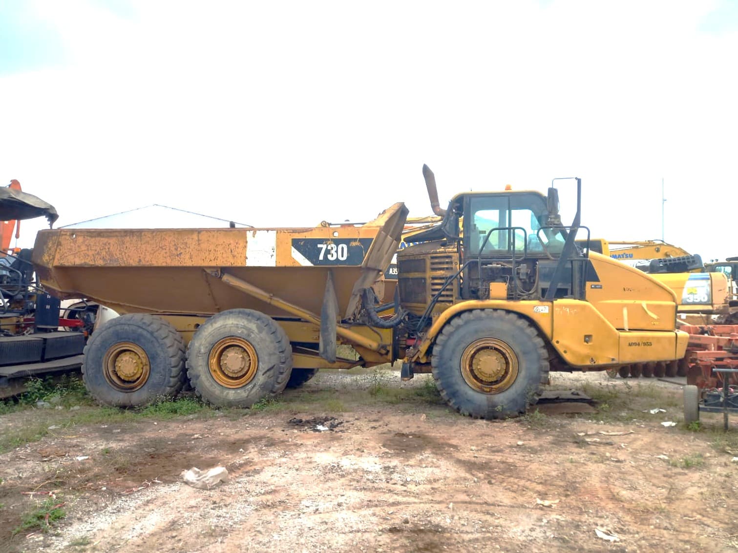 Dumper Articulado (30 T) CATERPILLAR 730 — image 2