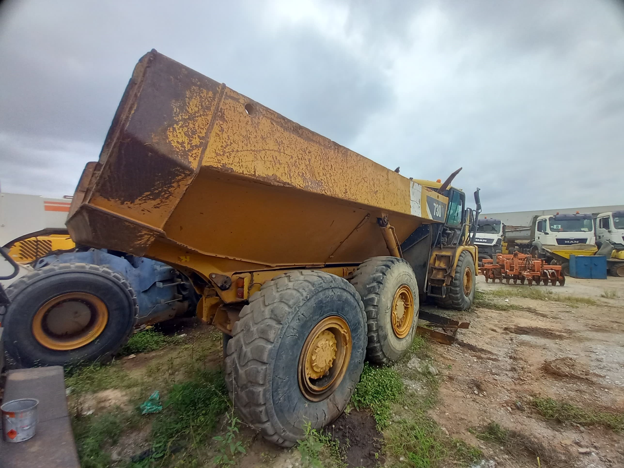 Dumper Articulado (30 T) CATERPILLAR 730 — image 5