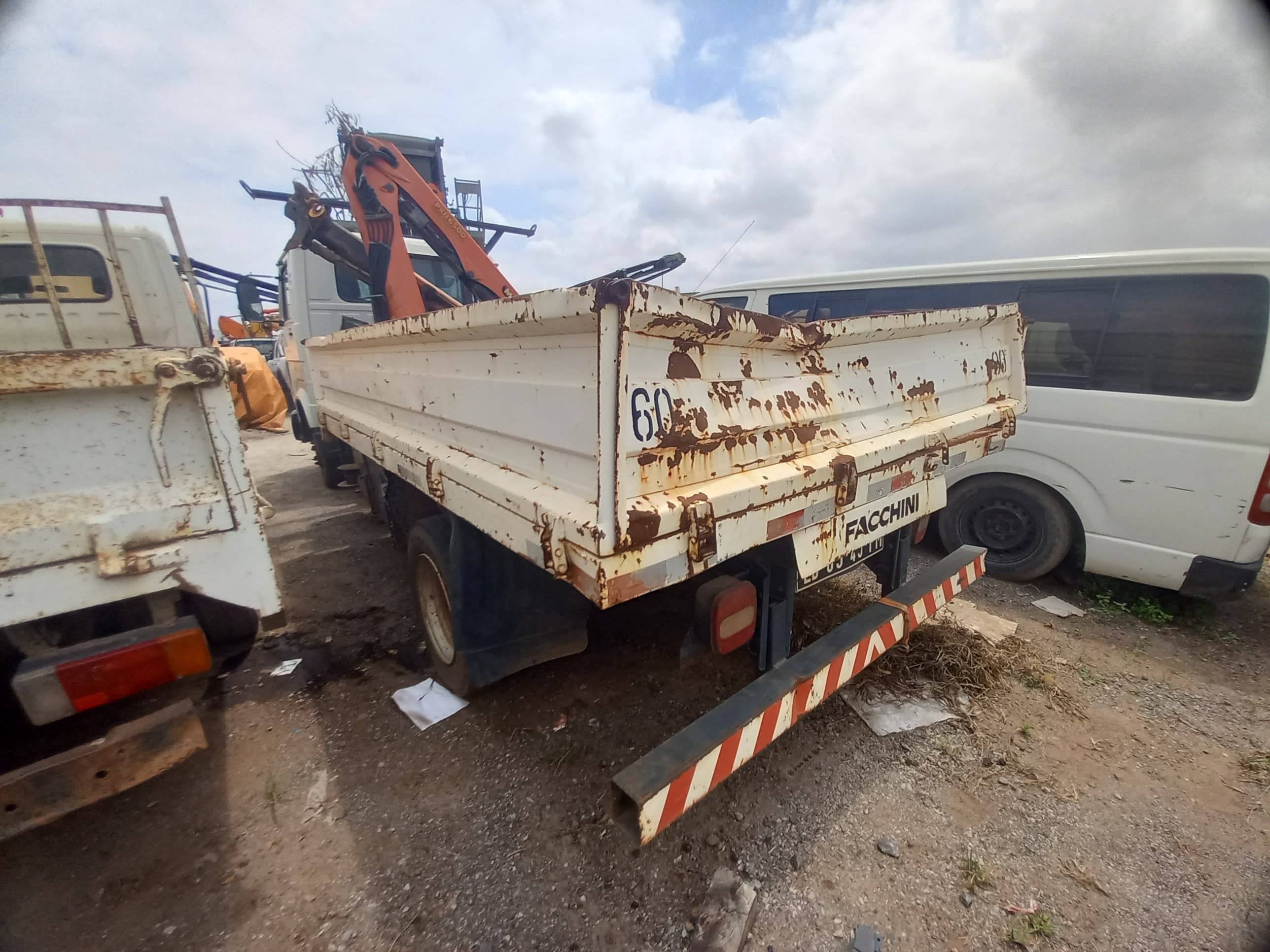 Camião 6 T c/ Braço Hidráulico VOLKSWAGEN WORKER 9.150 — imagem 6