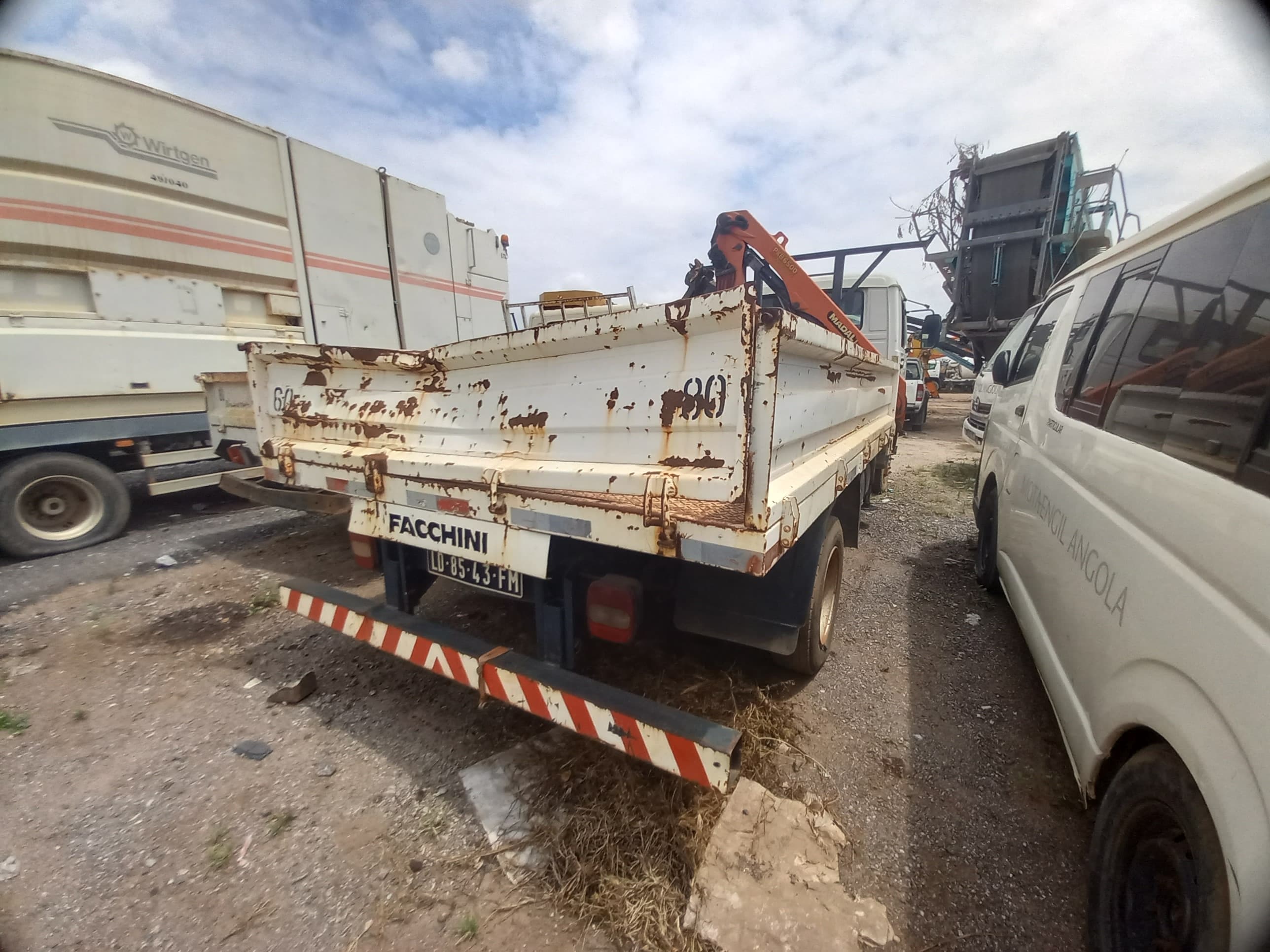 Camião 6 T c/ Braço Hidráulico VOLKSWAGEN WORKER 9.150 — imagem 7