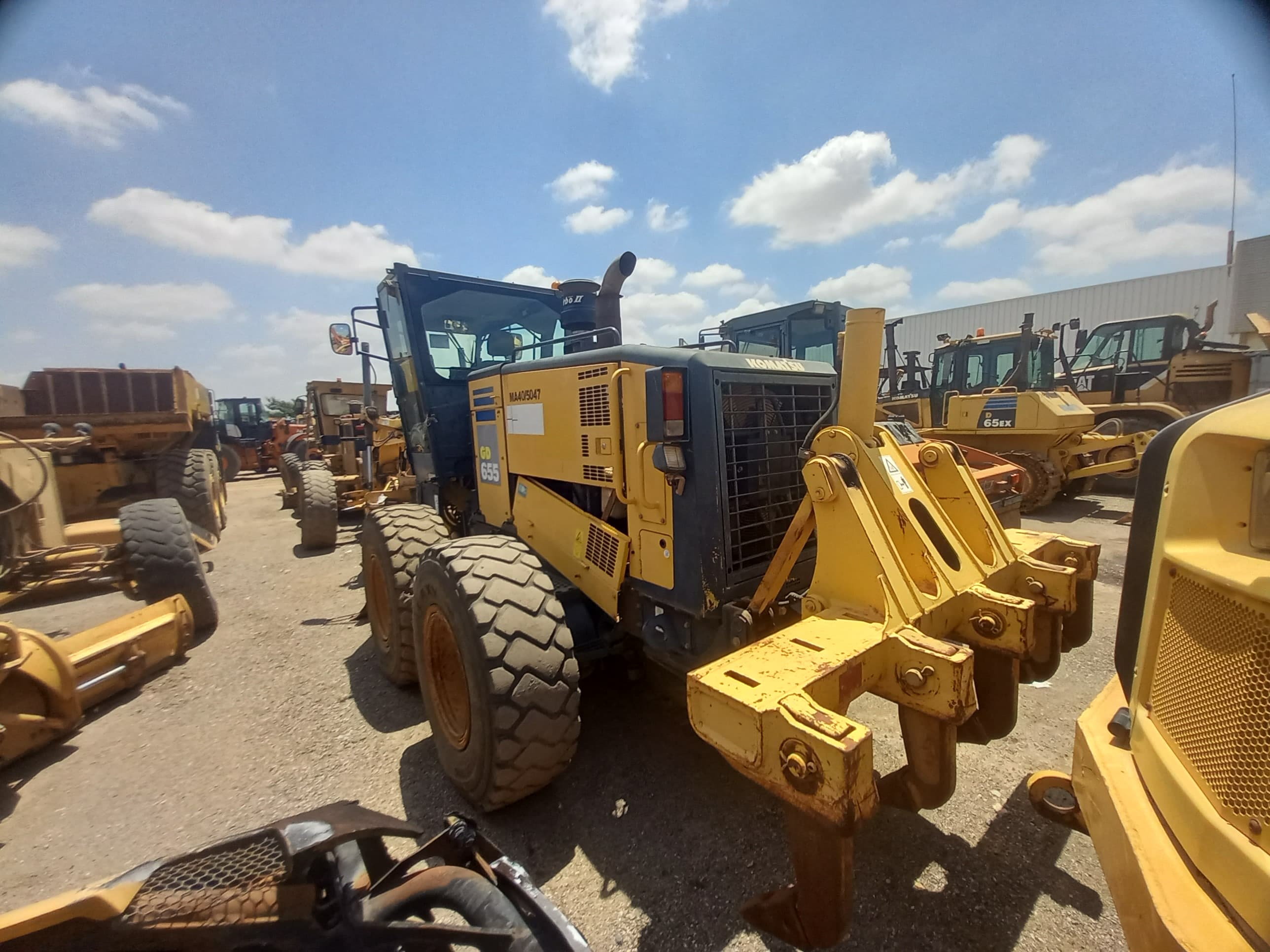 Motoniveladora (15 T) KOMATSU GD655-5 — imagem 3