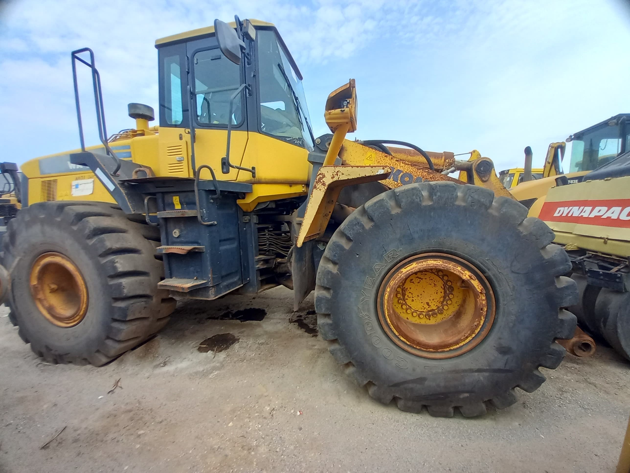 Pá Carregadora de Pneus 25 T KOMATSU WA470-5 — imagem 3
