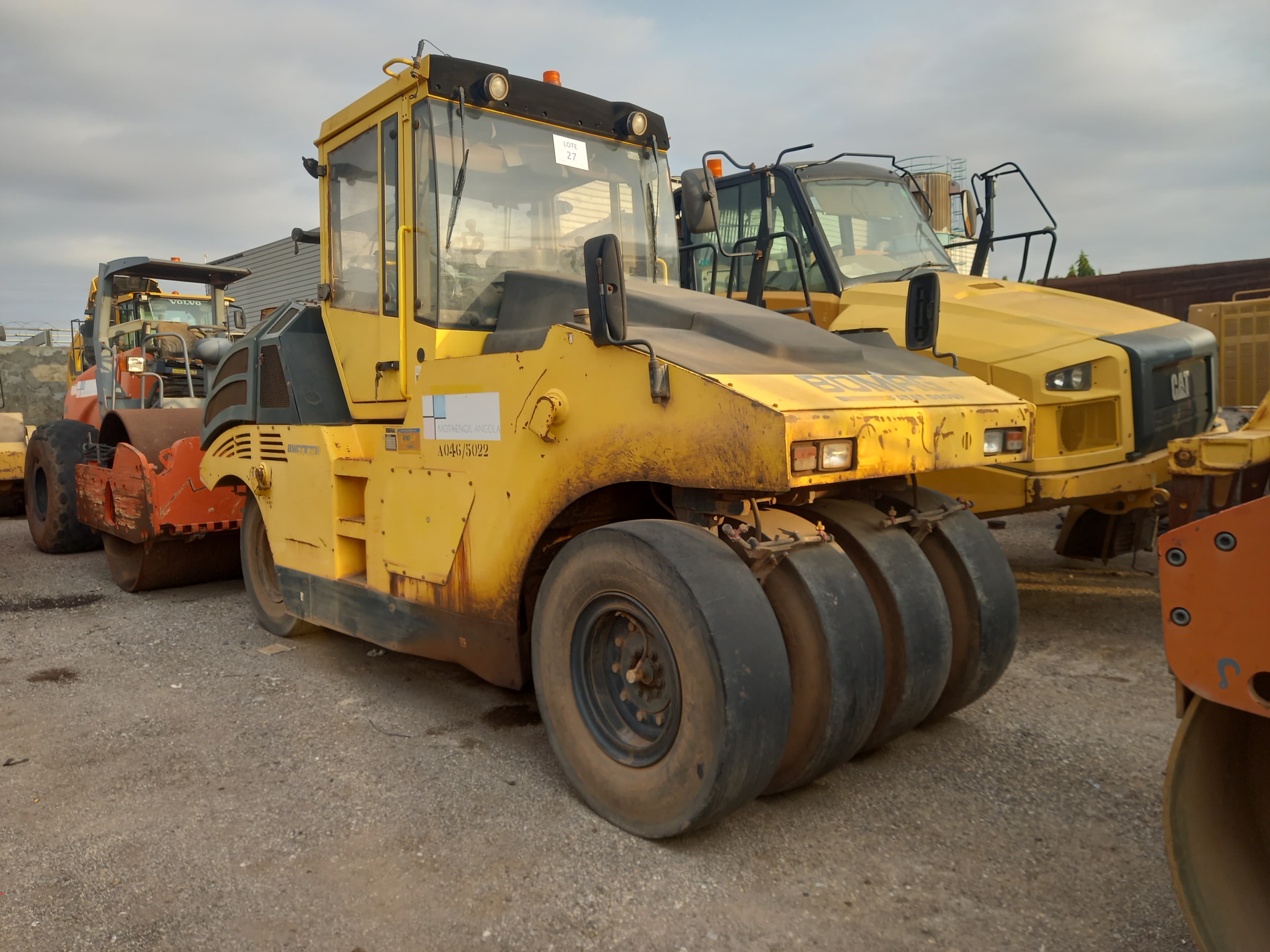 Cilindro de Pneus 24 T BOMAG W 24 RH — image 3