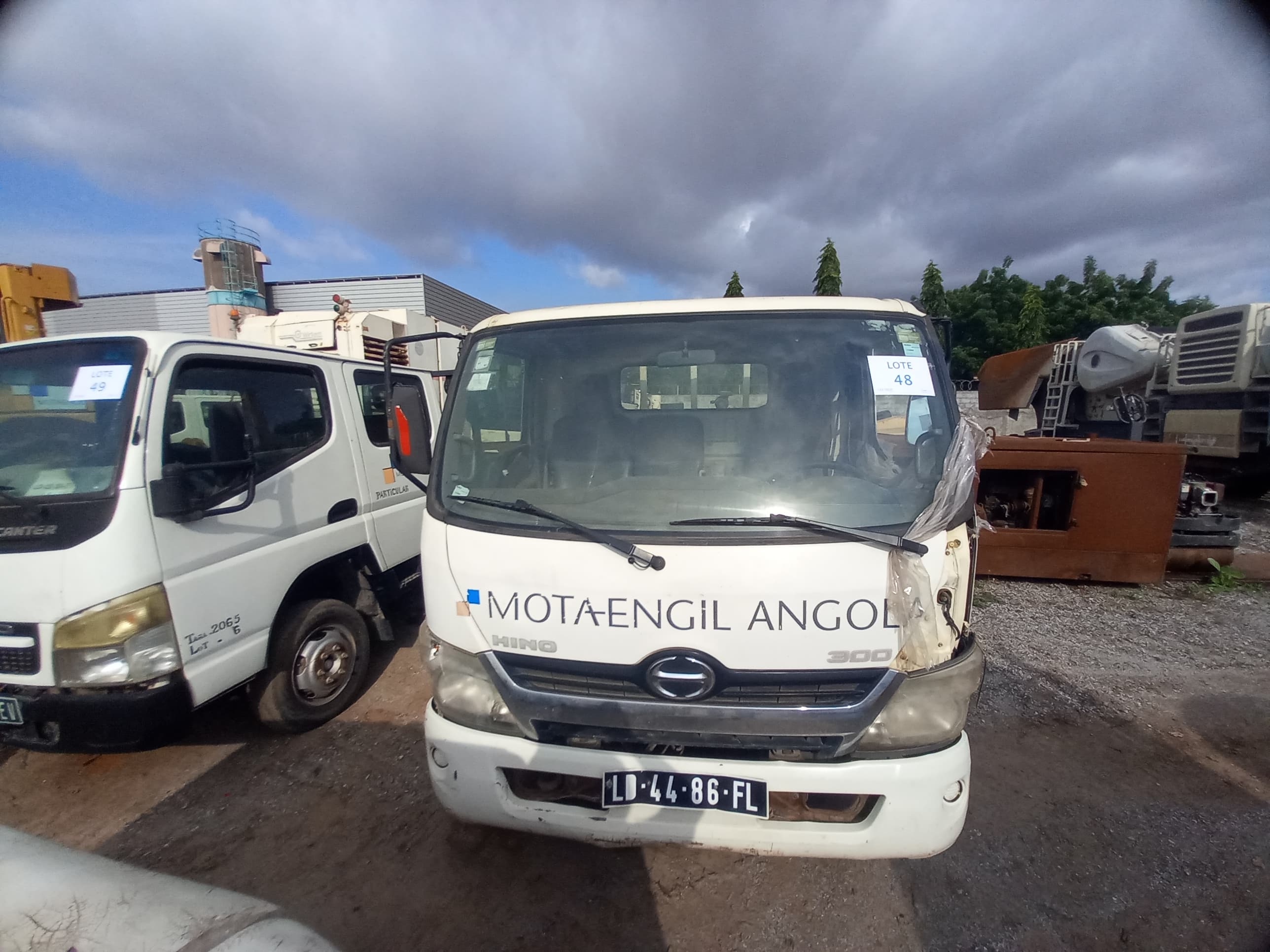 HINO 300 SC