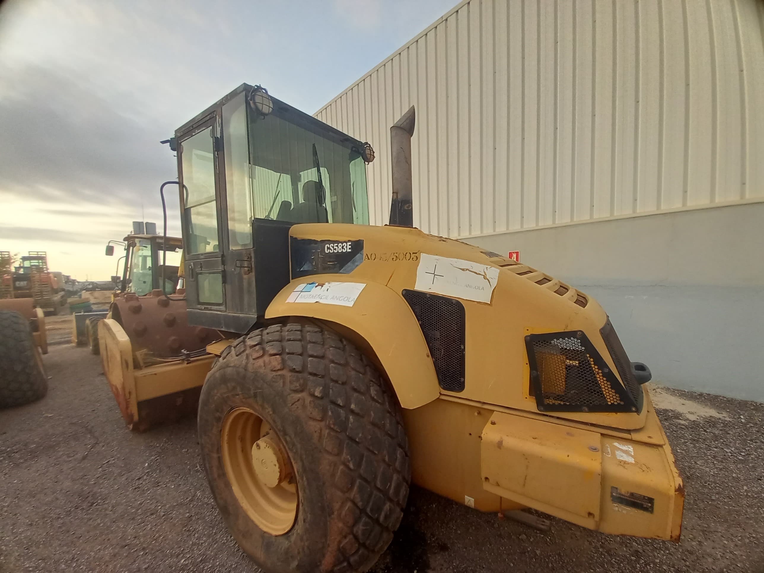 Cil. Auto-Prop CATERPILLAR CS583 E — imagem 6