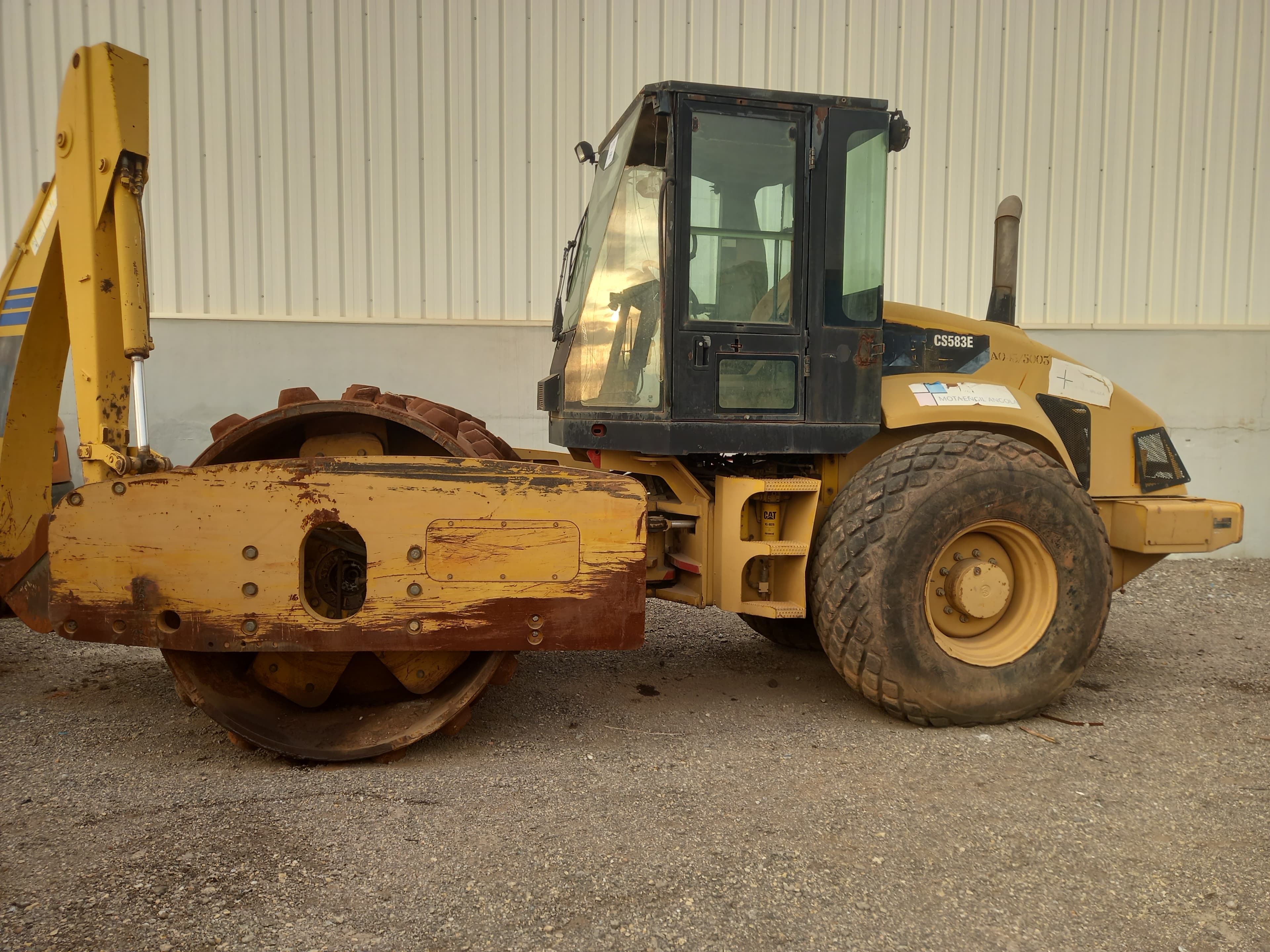 Cil. Auto-Prop CATERPILLAR CS583 E — imagem 1