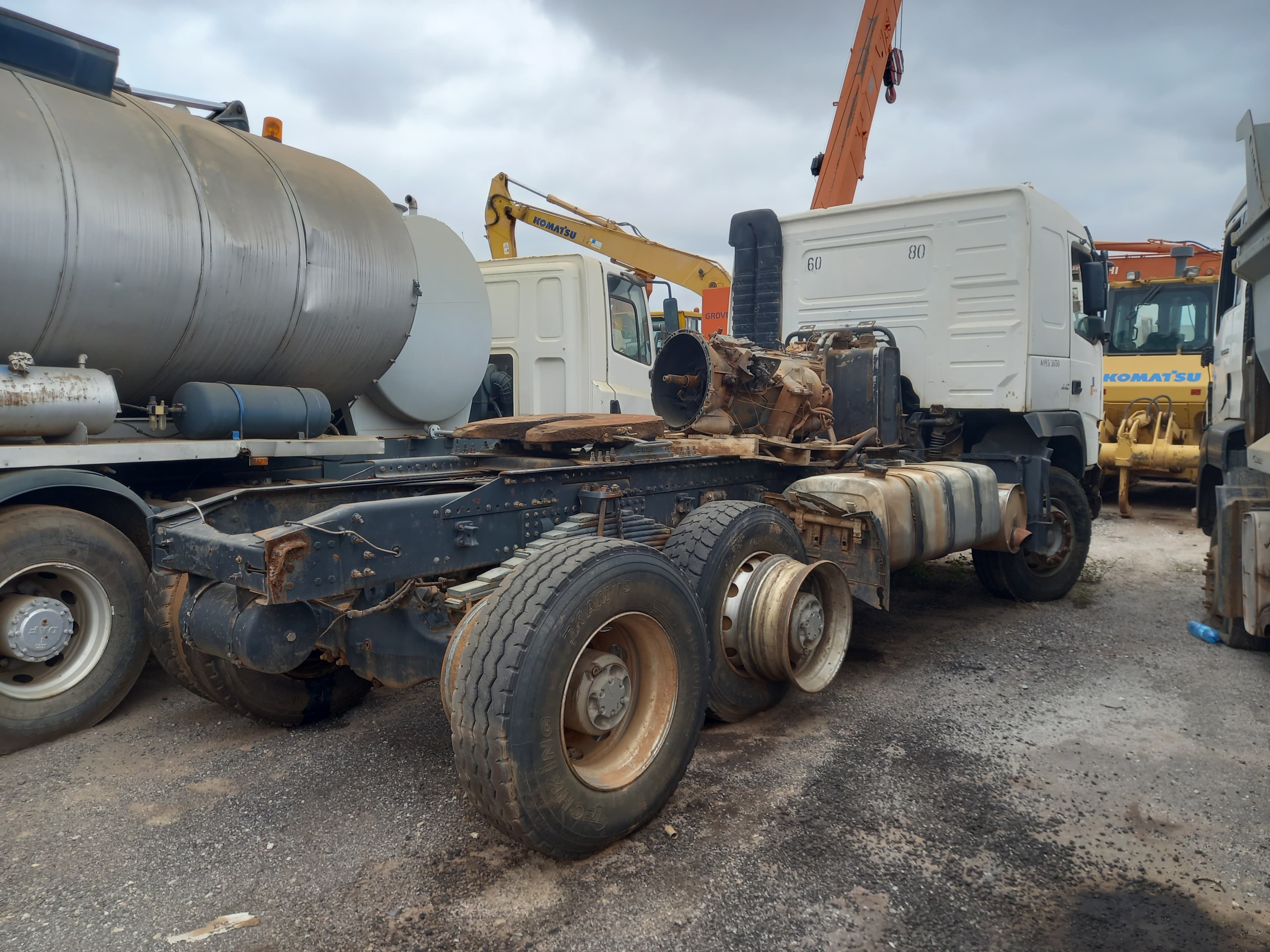 Camião Trator( 6X4) VOLVO FM 440 — imagem 3