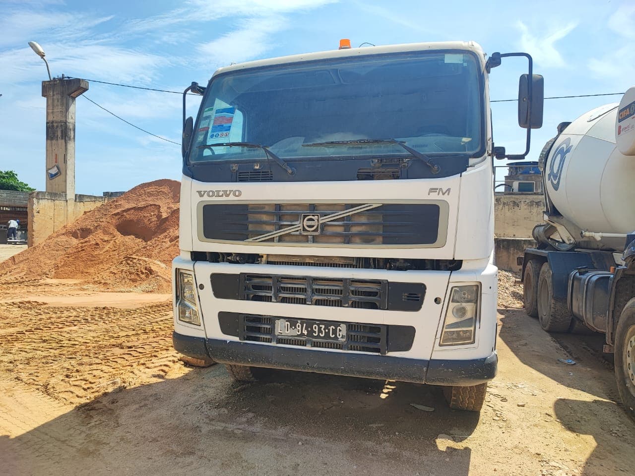 CABINDA - Autobetoneira VOLVO FM 400 6x4 - CIFA SL7 — imagem 2