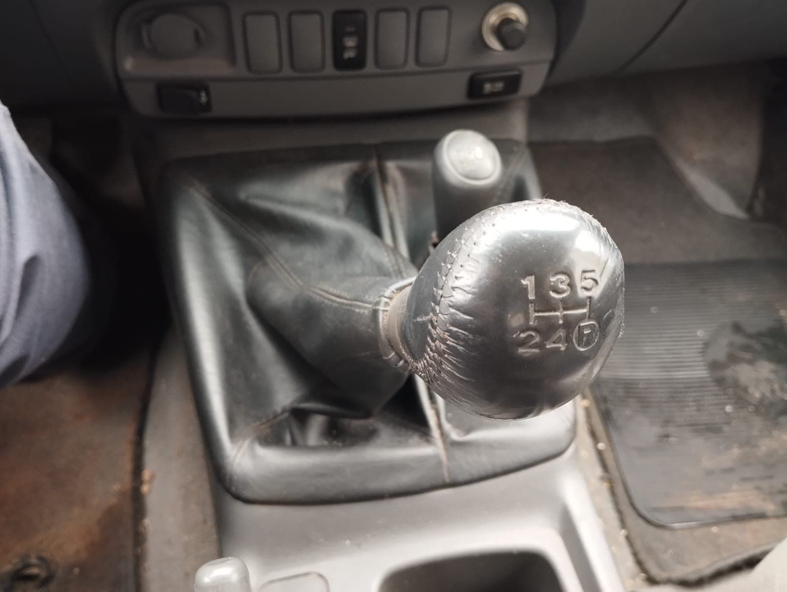 Toyota Hilux · Year 2013 — image 19