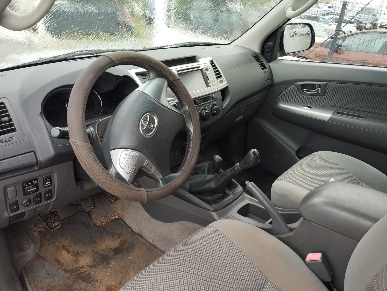 Toyota Hilux · Year 2013 — image 27