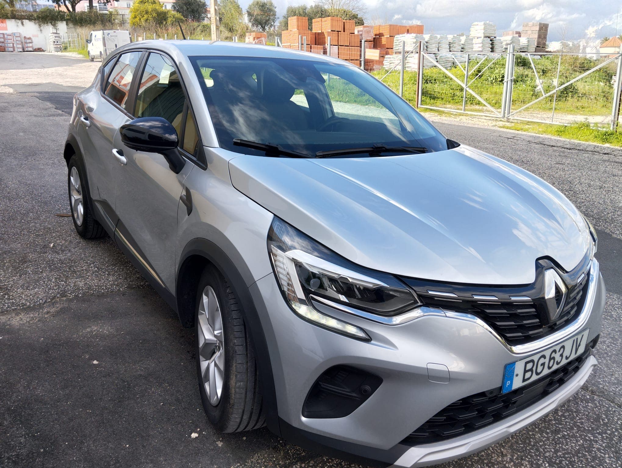 Renault Captur · Ano 2021 — imagem 3