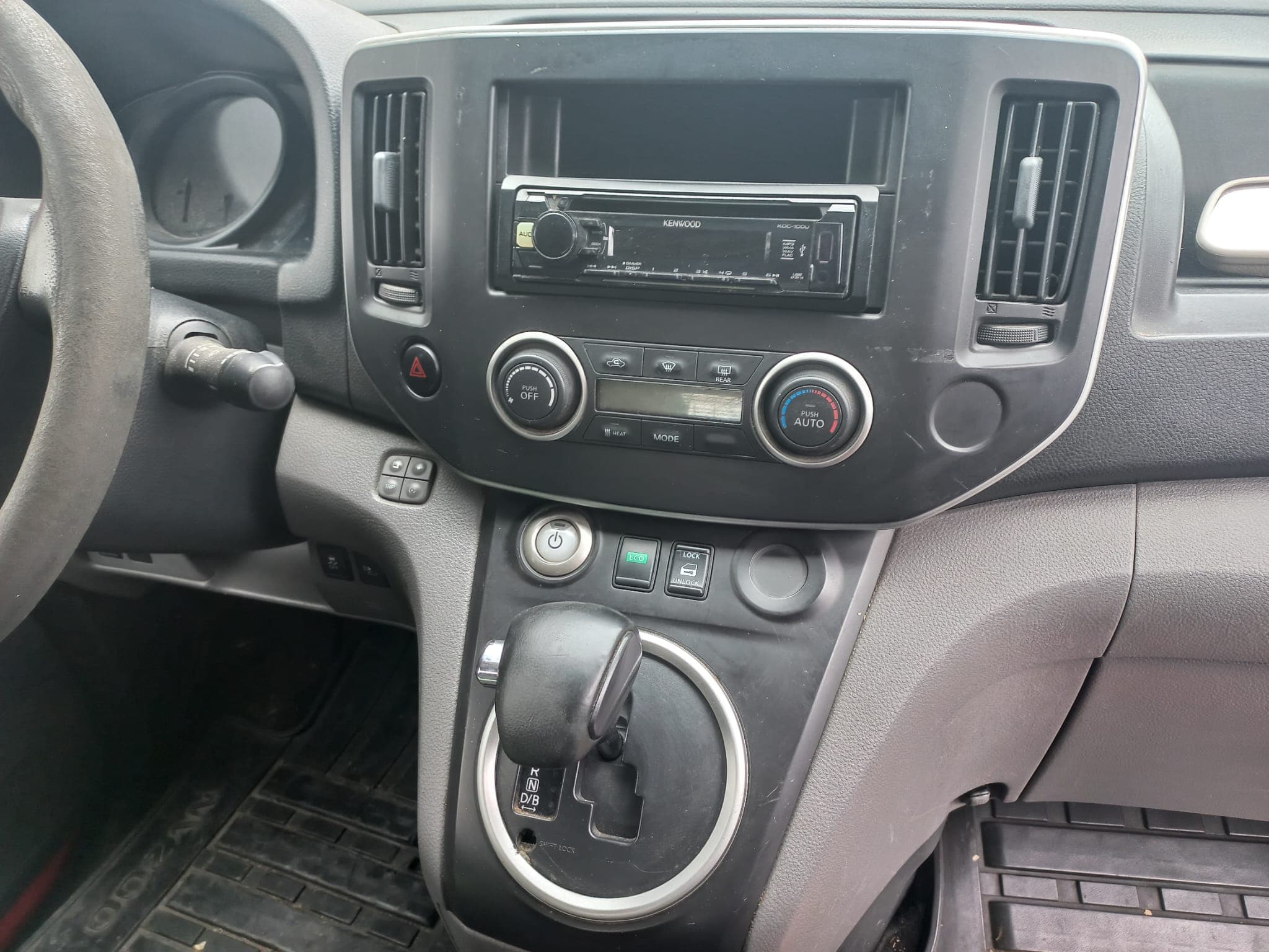 Nissan NV200 · Ano 2015 — imagem 22