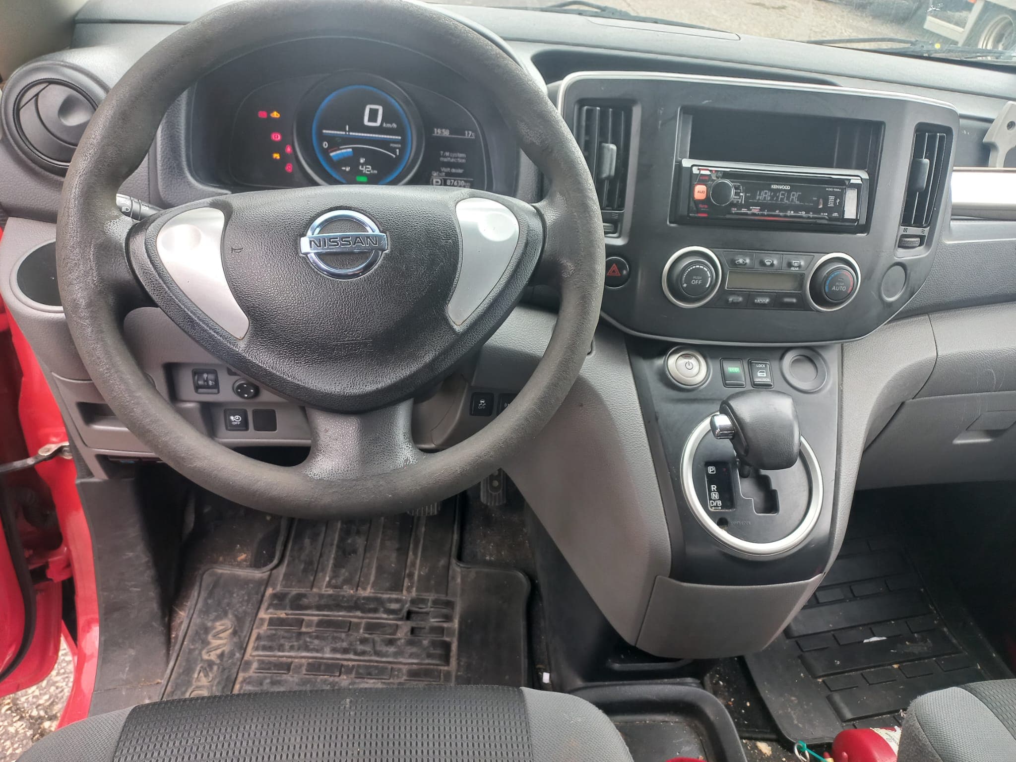 Nissan NV200 · Ano 2015 — imagem 27