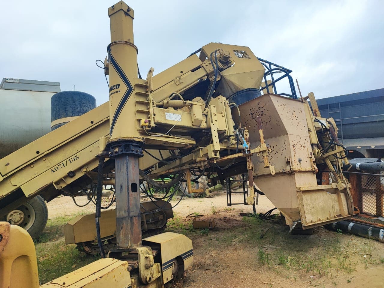 CABINDA - Pavimentadora GOMACO GT 3600 + CABINDA - Grua Torre - Lança de 40 a 50 m, 1,5 a 2 POTAIN 743 E1975 + CABINDA - ATLAS COPCO XAS 137 DD — imagem 3