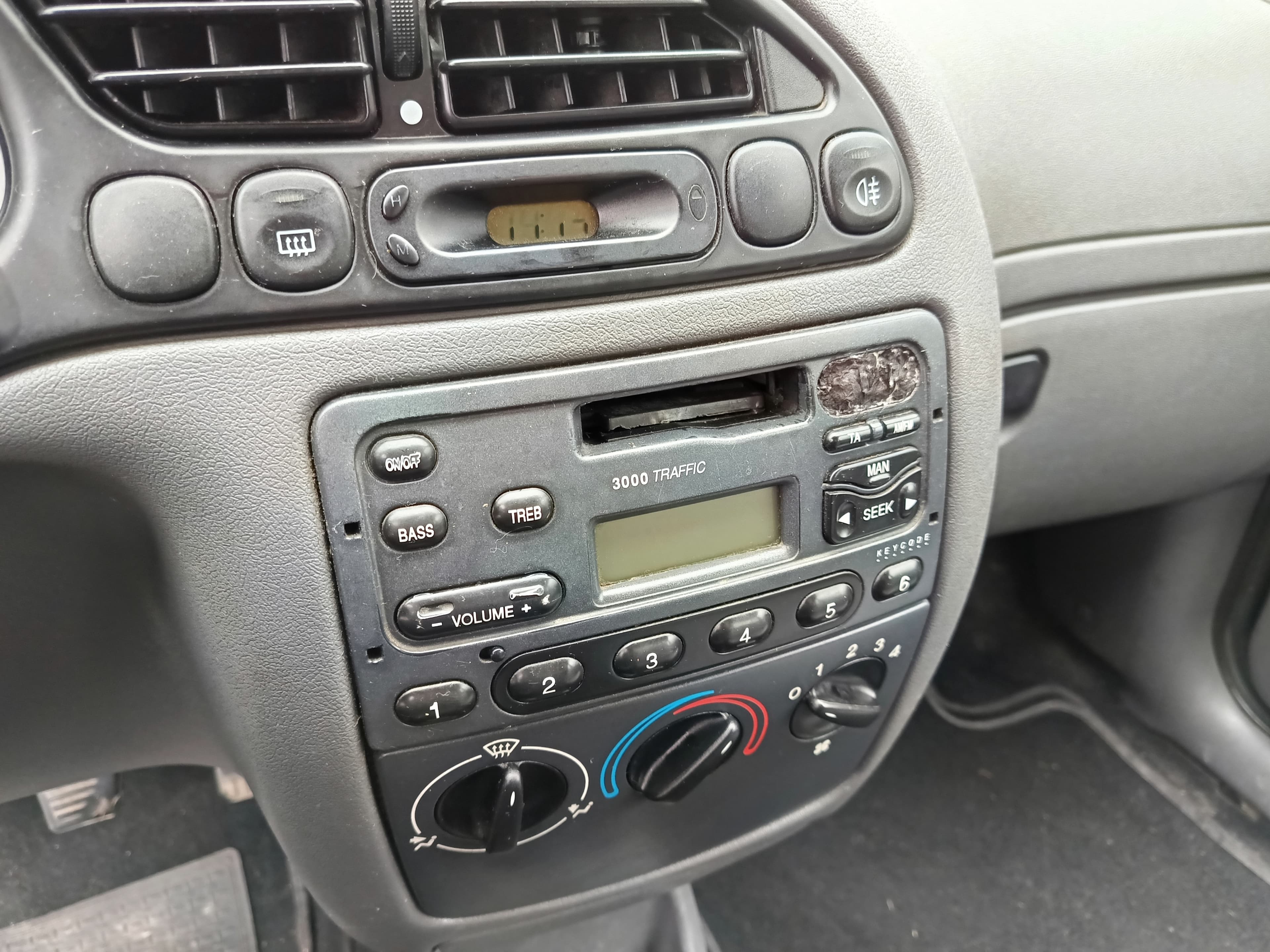 Ford Fiesta · Ano 1999 — image 39