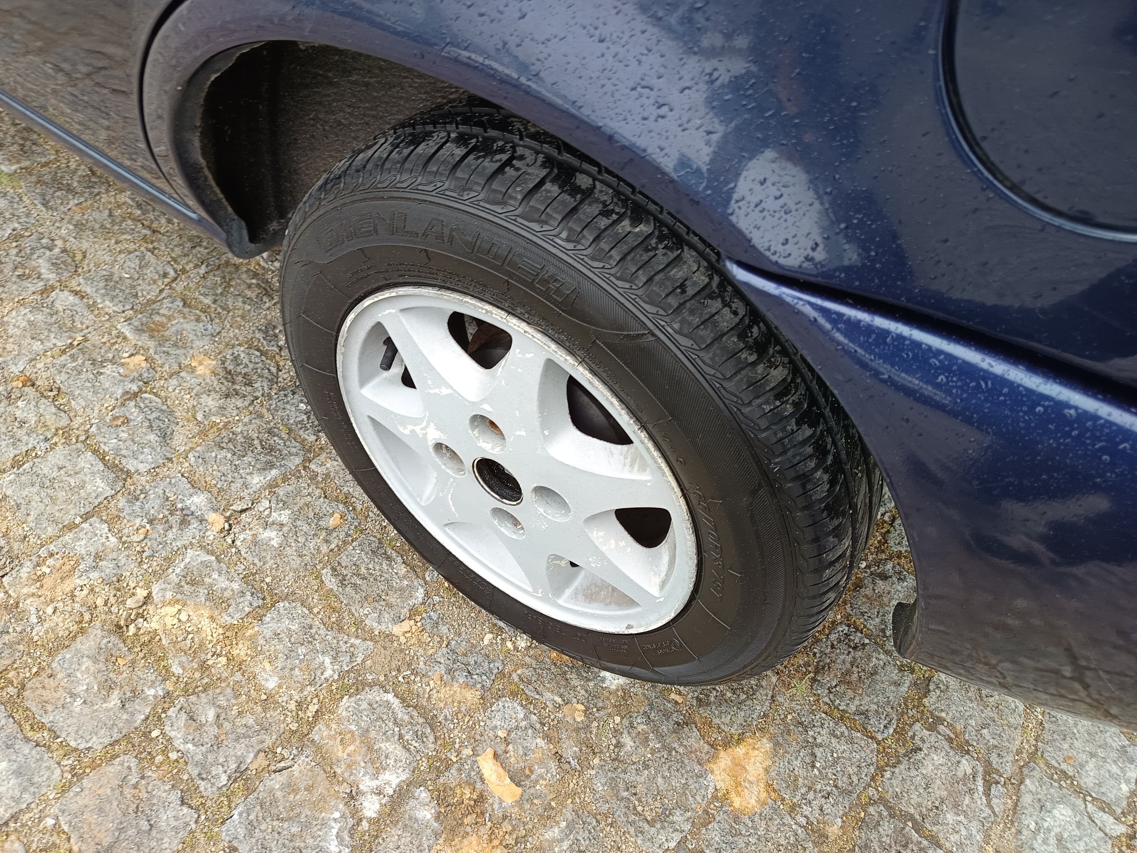 Ford Fiesta · Ano 1999 — image 11