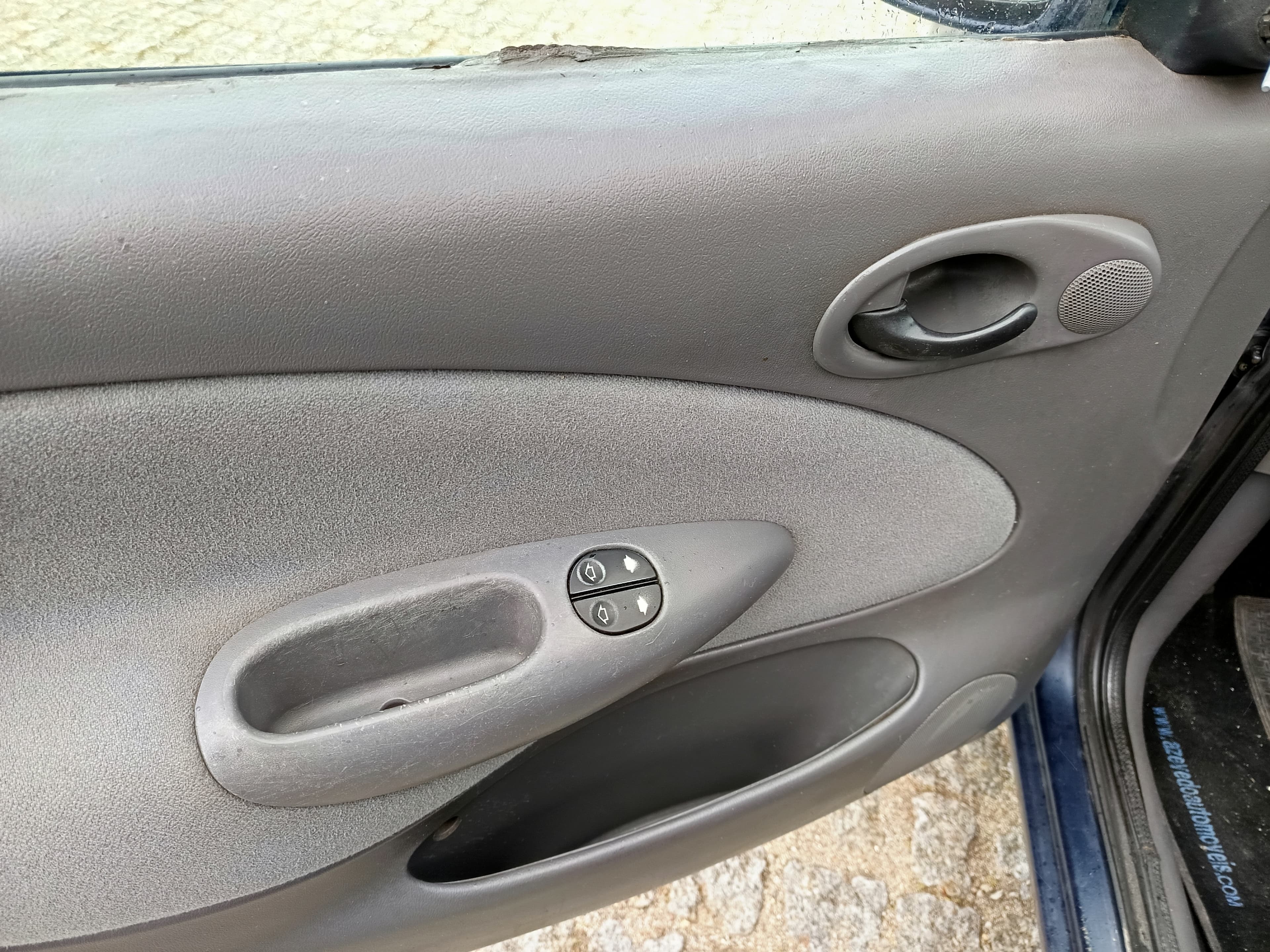 Ford Fiesta · Ano 1999 — image 33