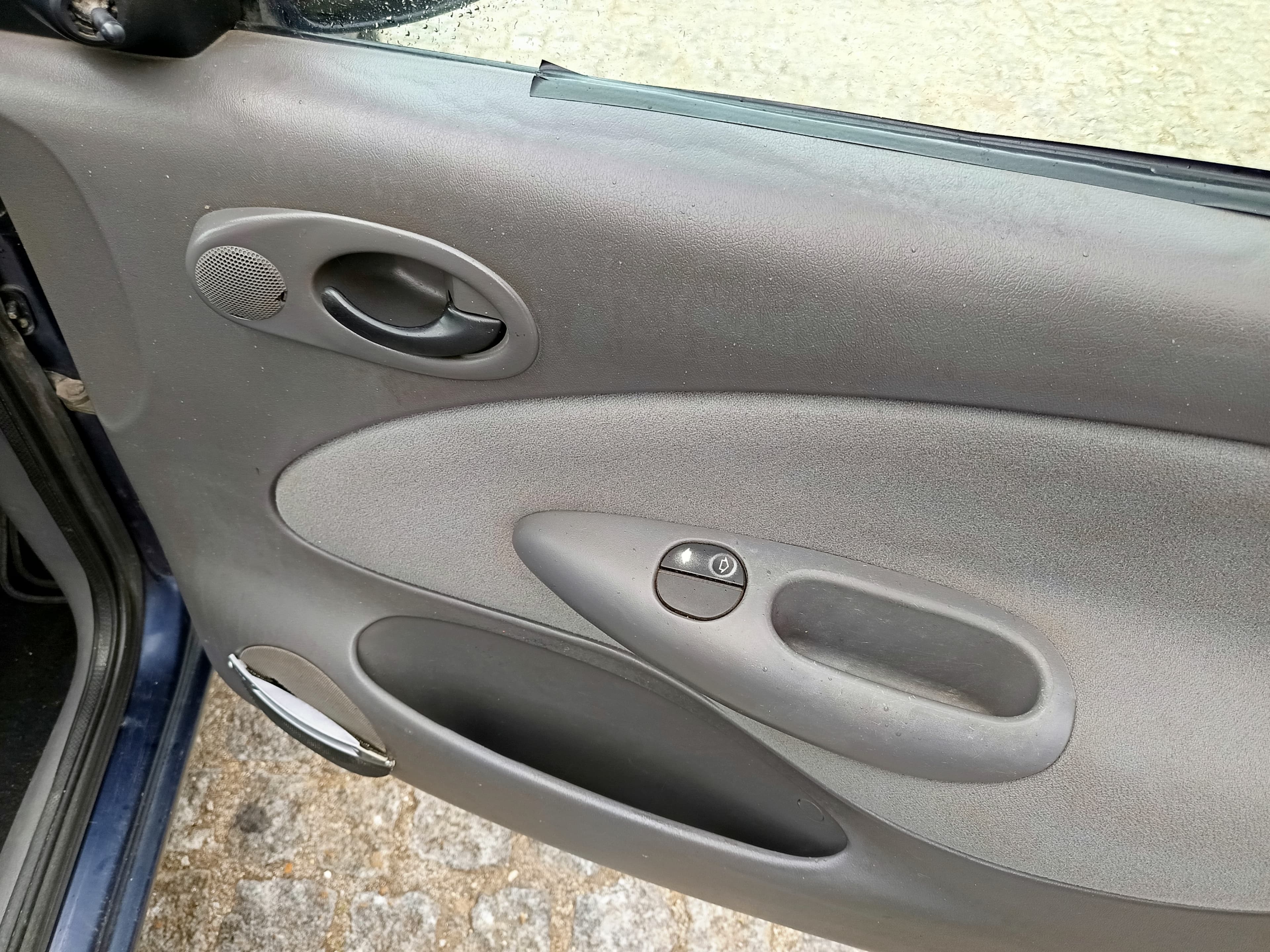 Ford Fiesta · Ano 1999 — image 27