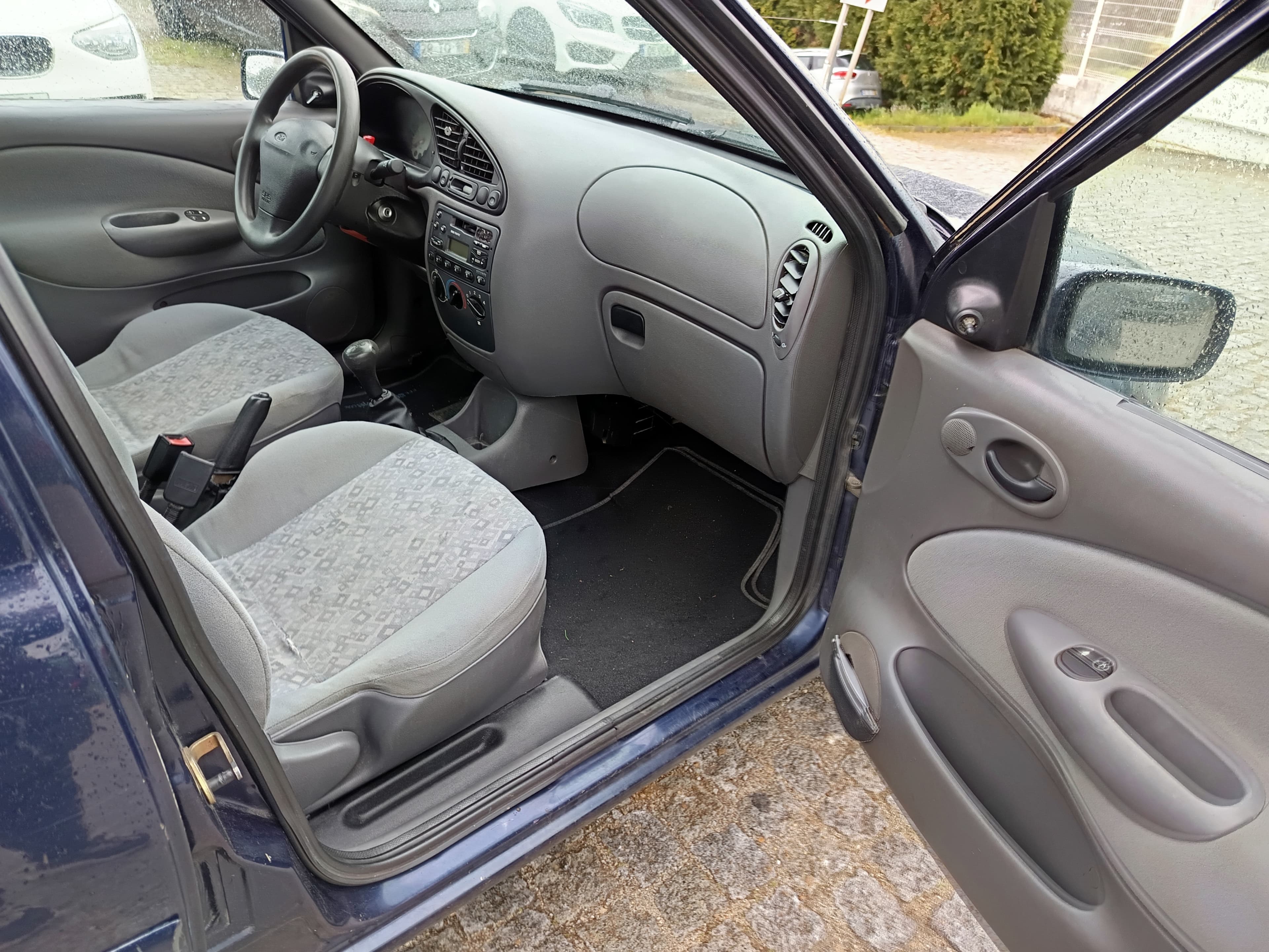 Ford Fiesta · Ano 1999 — image 26