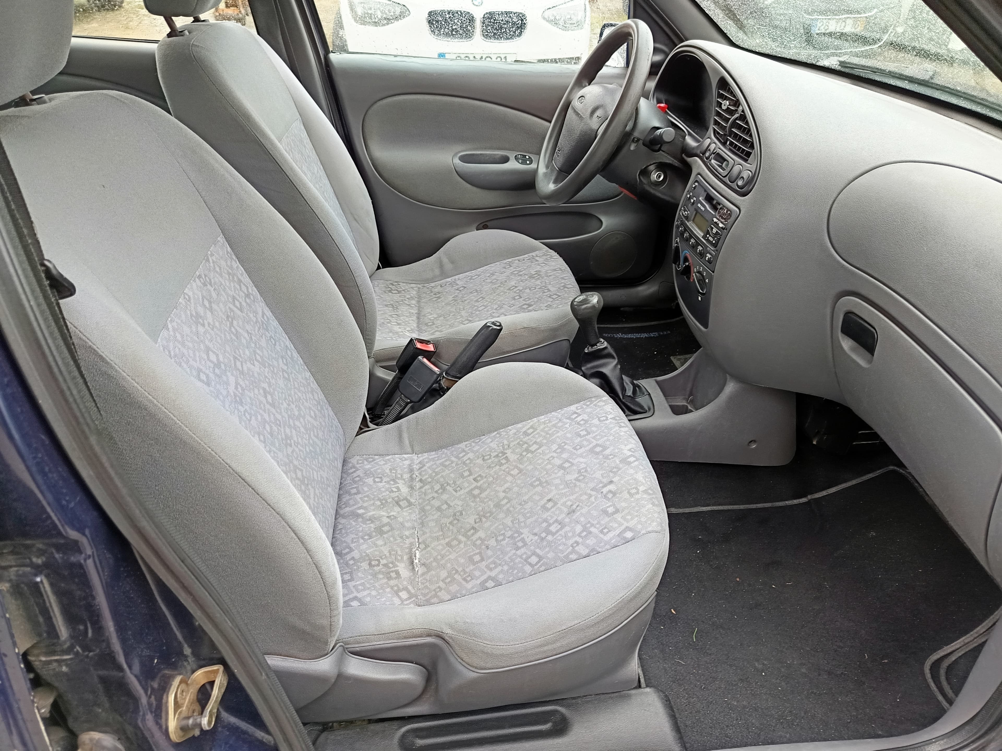 Ford Fiesta · Ano 1999 — image 28