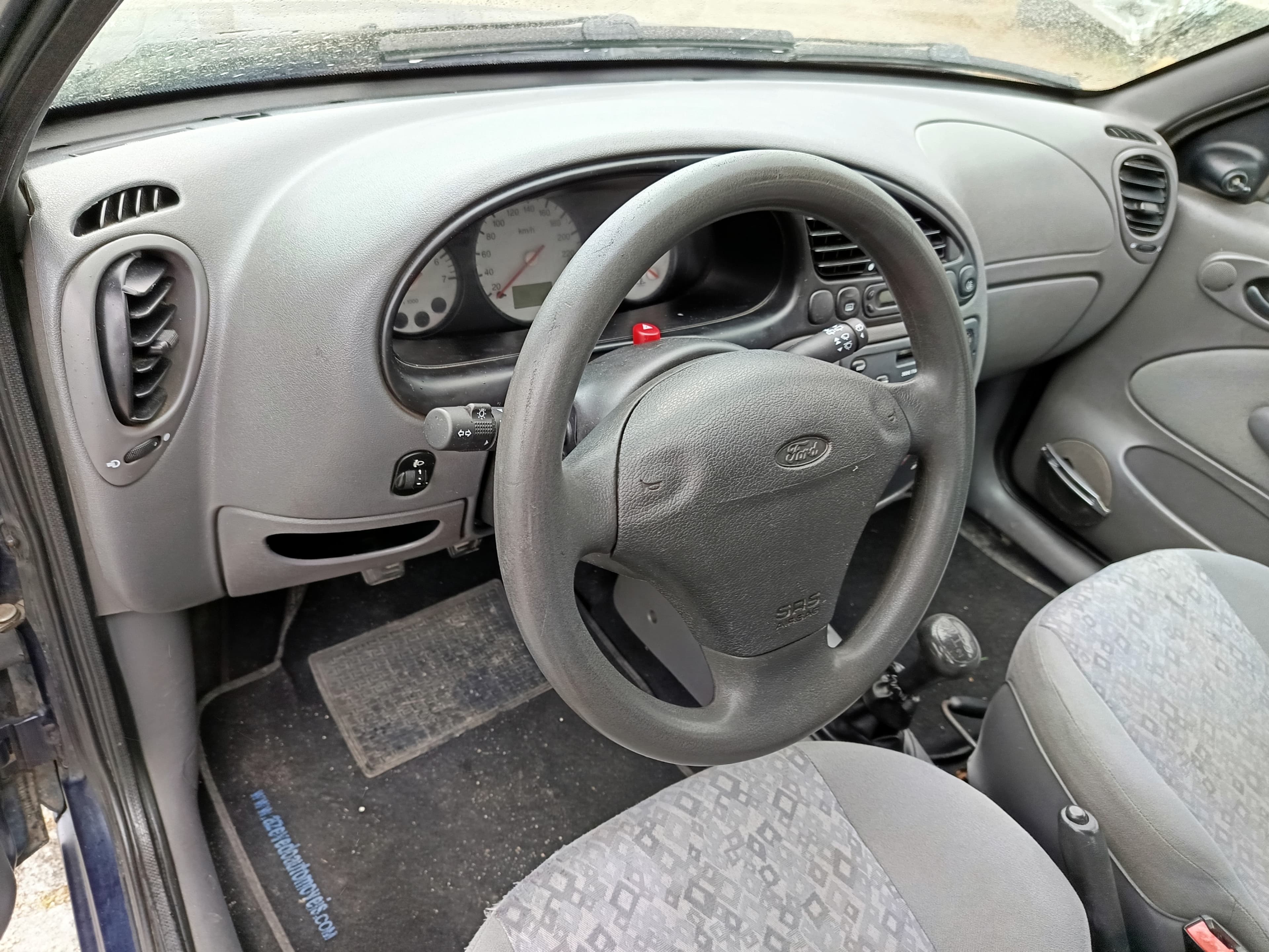 Ford Fiesta · Ano 1999 — image 36