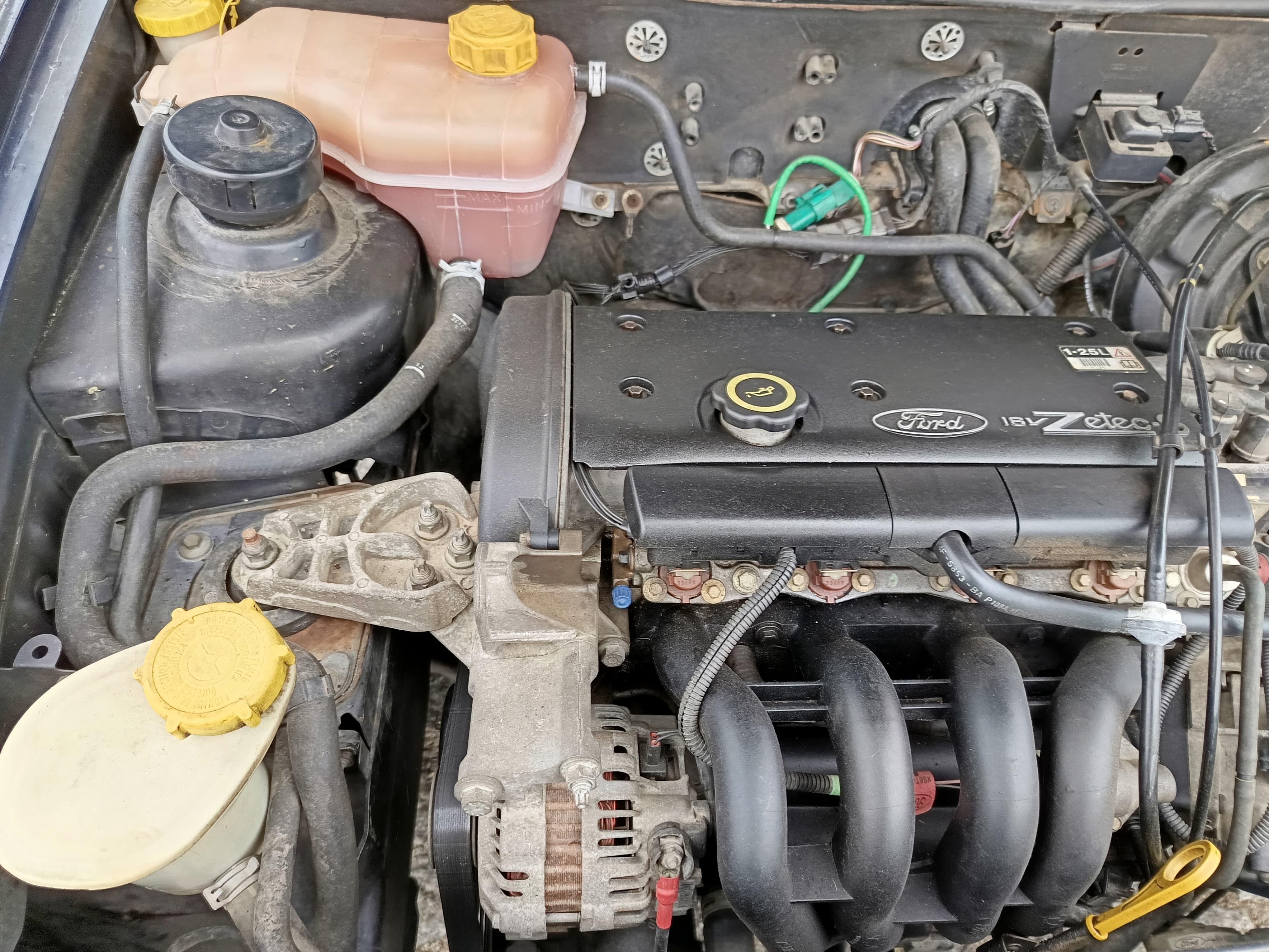 Ford Fiesta · Ano 1999 — image 18