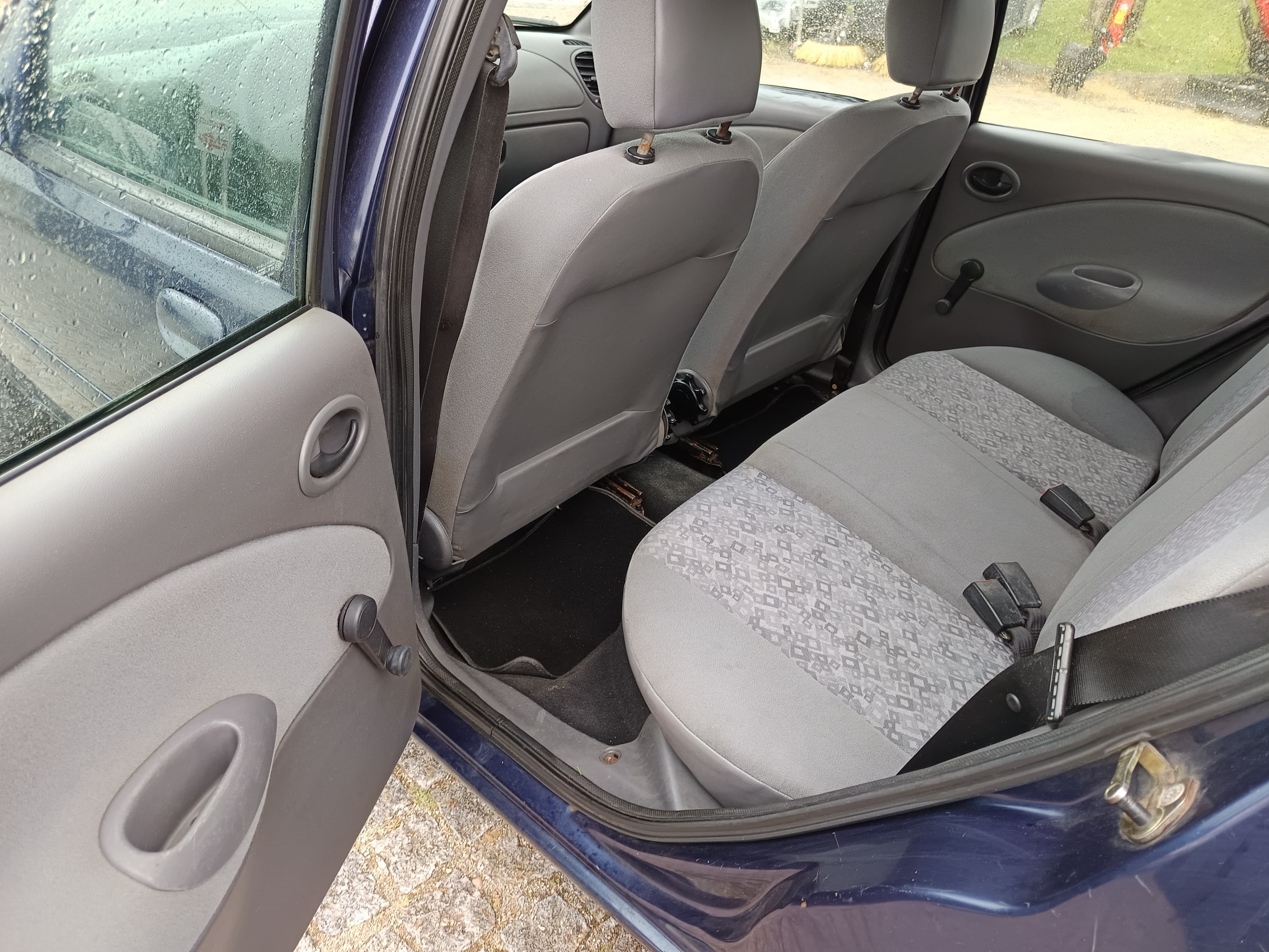 Ford Fiesta · Ano 1999 — image 29