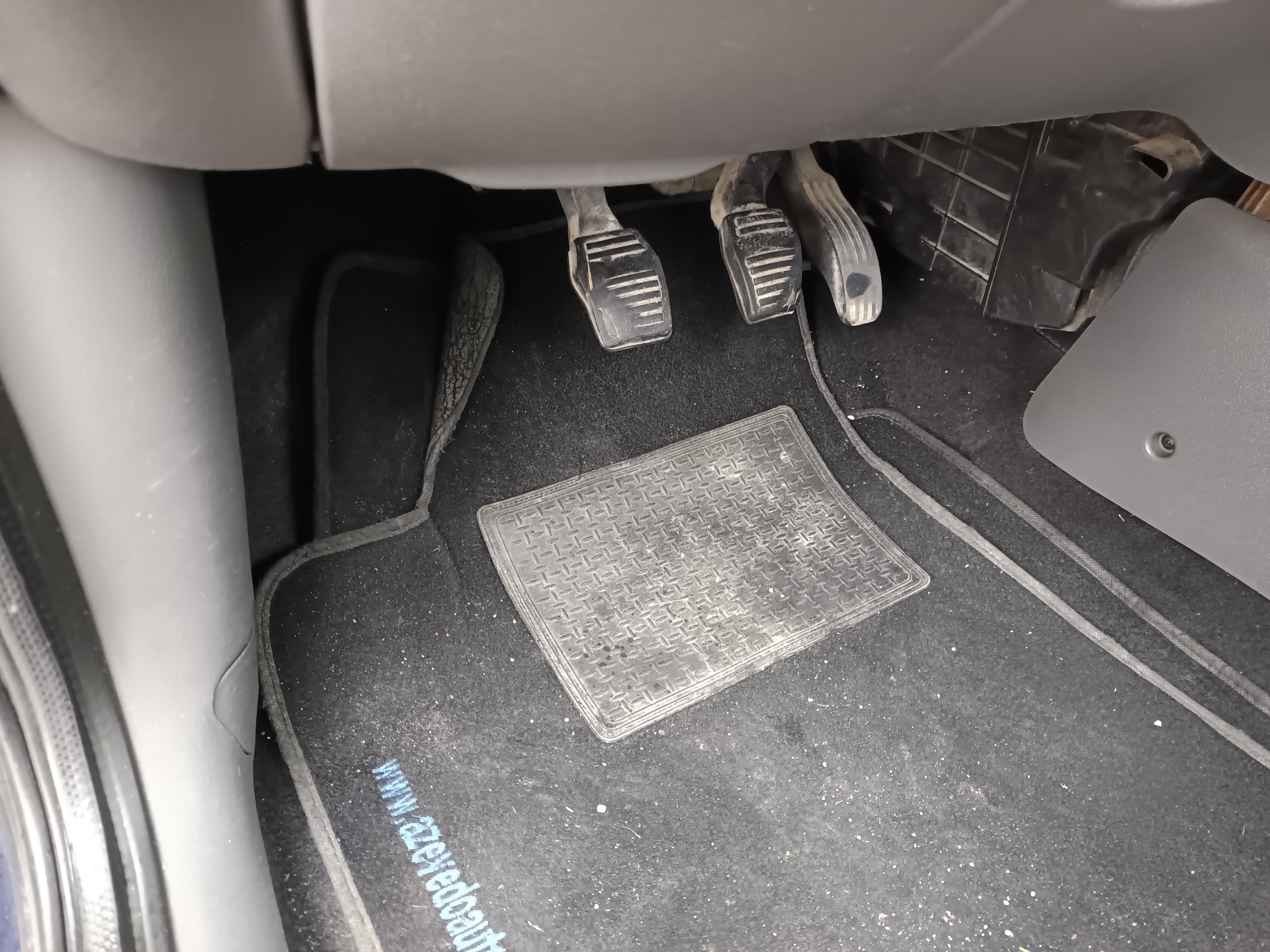 Ford Fiesta · Ano 1999 — image 35