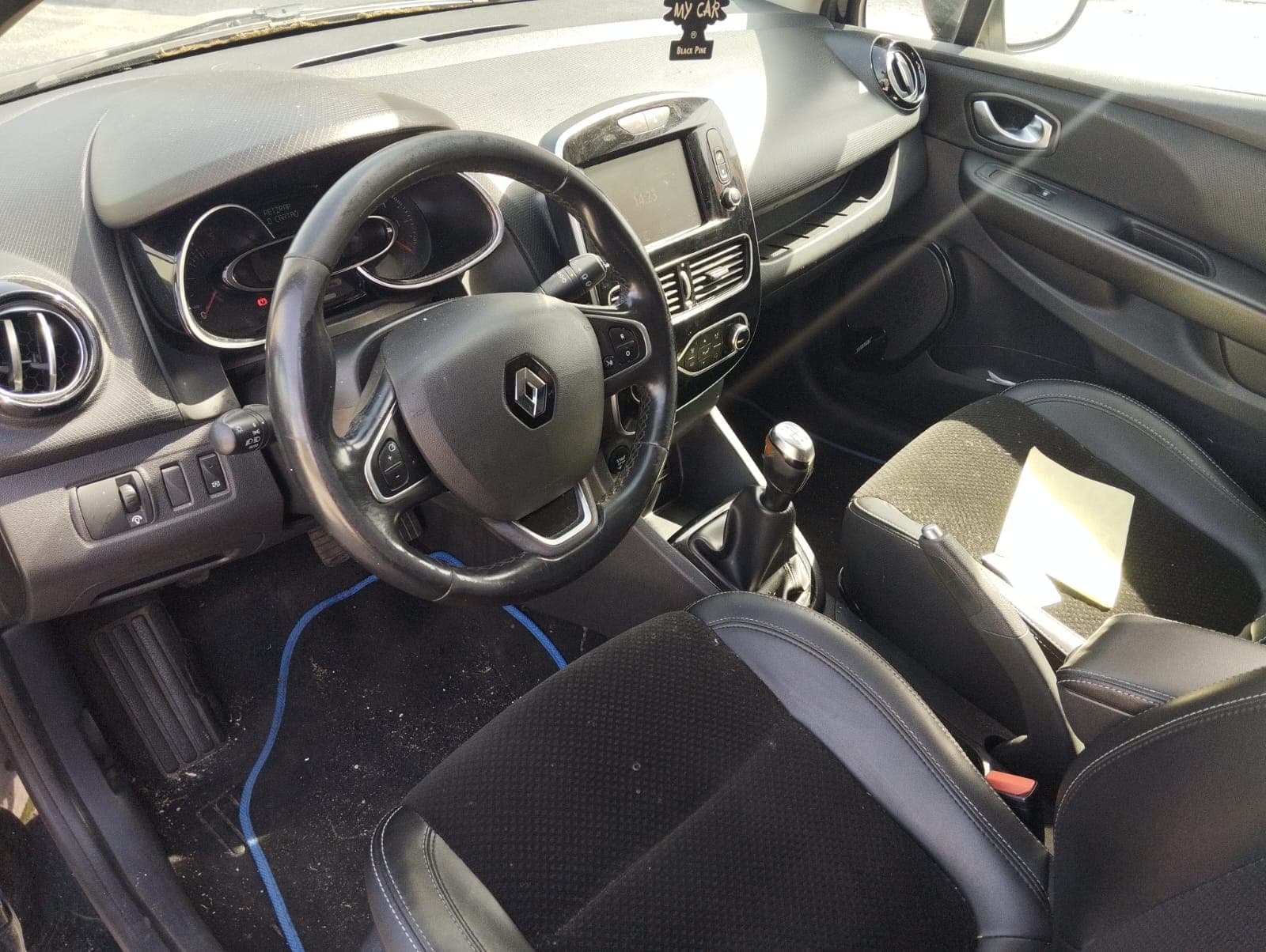 Renault Clio · Ano 2015 — imagem 13