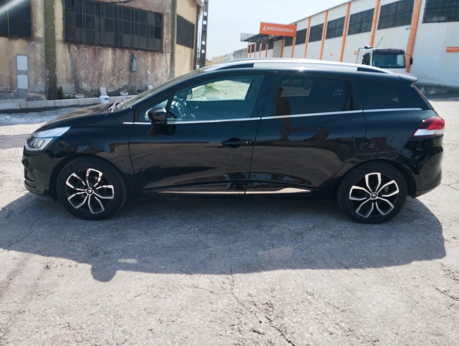 Renault Clio · Ano 2015 — imagem 6