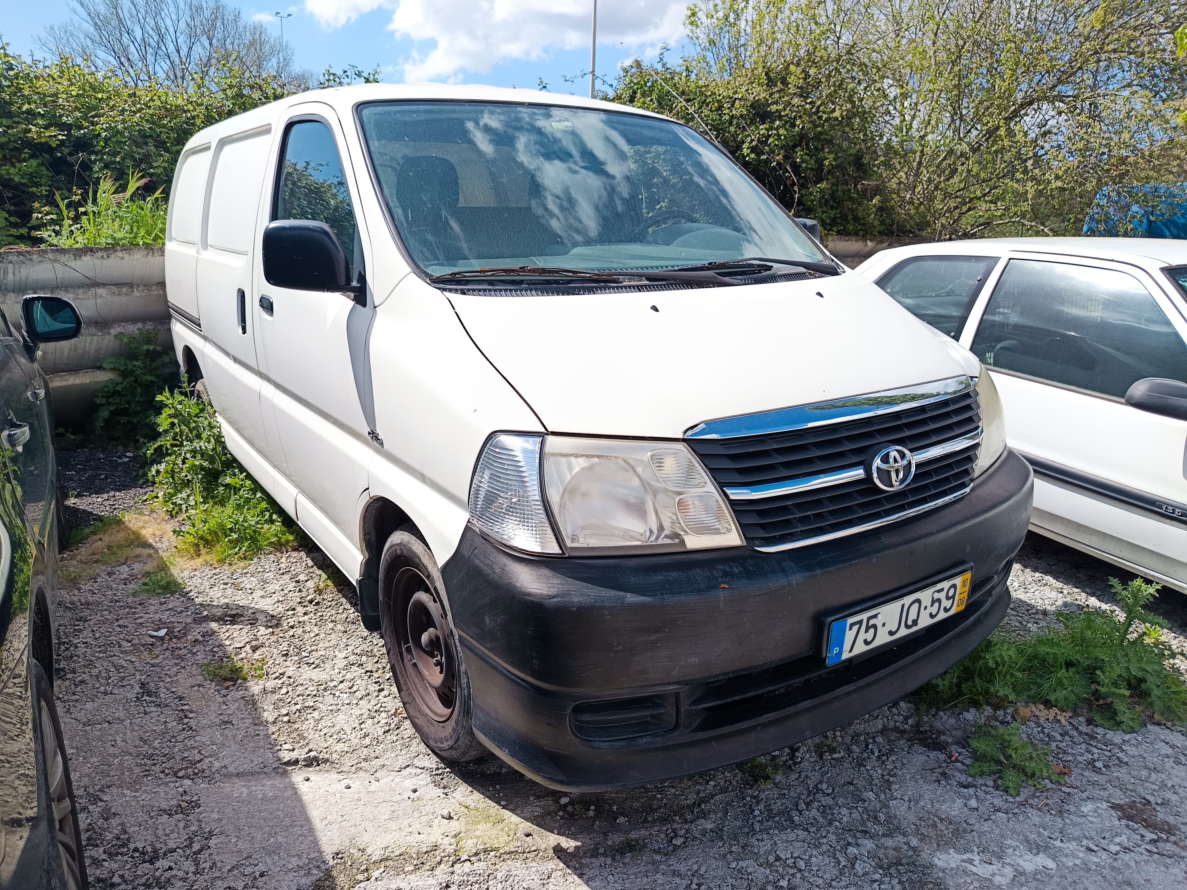 Toyota Hiace · Ano 2010 — imagem 3