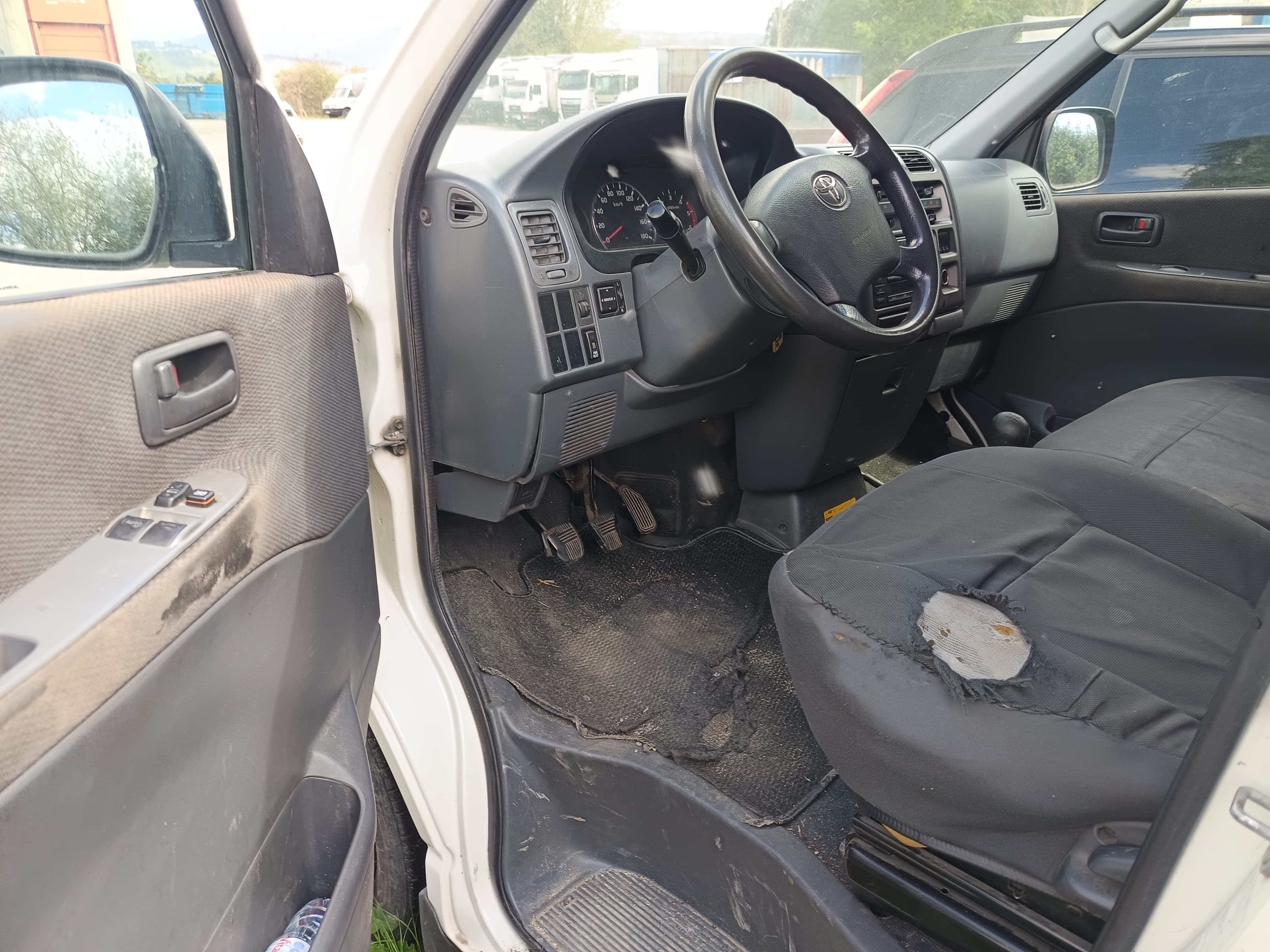 Toyota Hiace · Ano 2010 — imagem 8