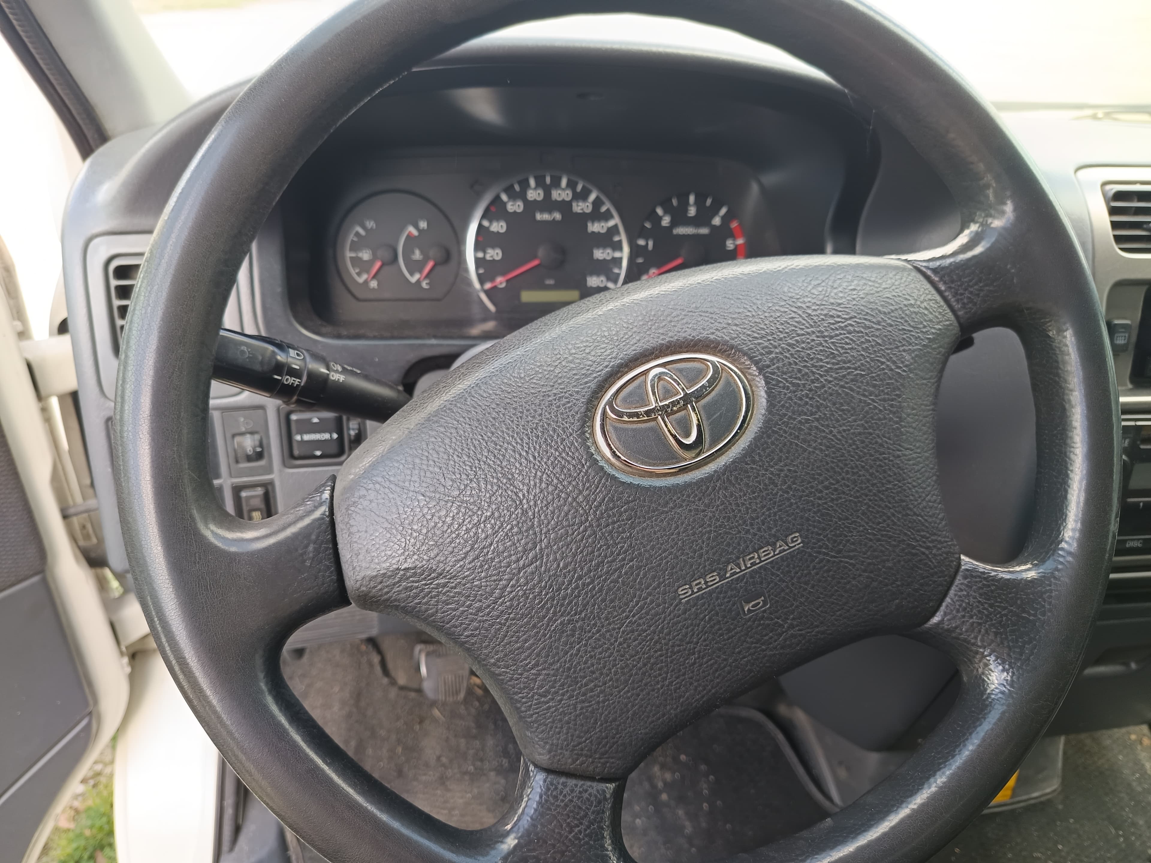Toyota Hiace · Ano 2010 — imagem 14