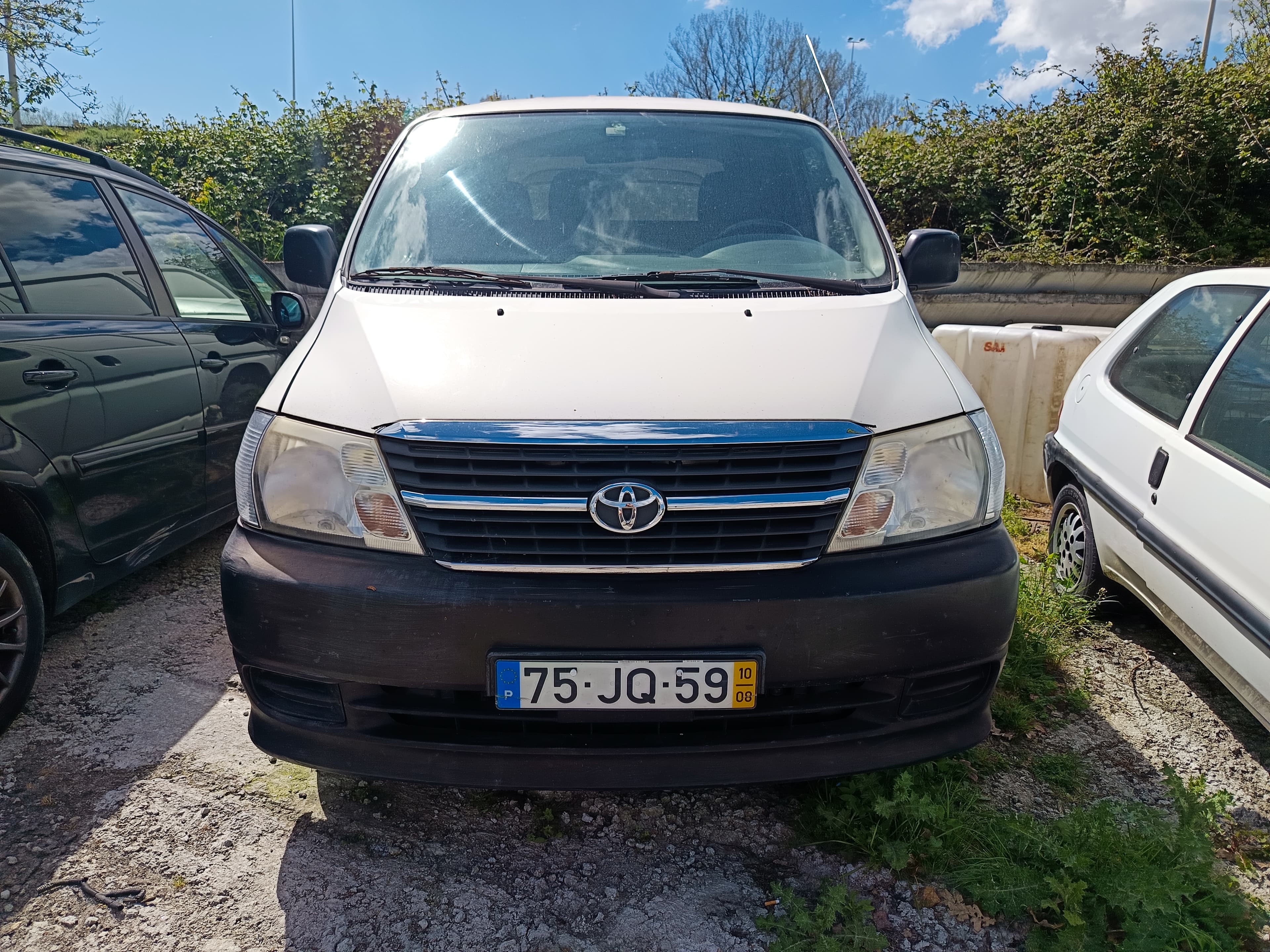 Toyota Hiace · Ano 2010 — imagem 2