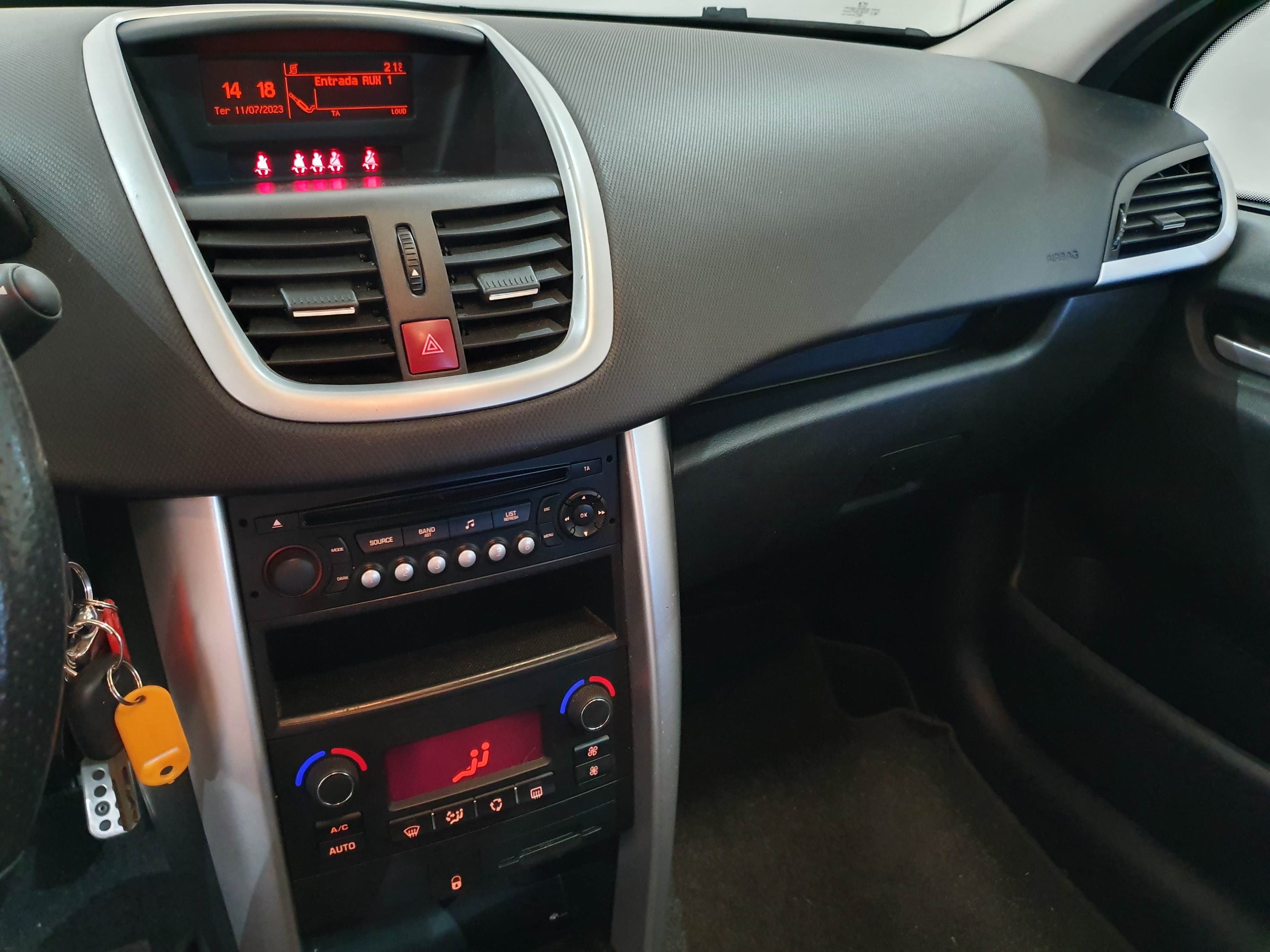 Peugeot 207 · Ano 2012 — imagem 23