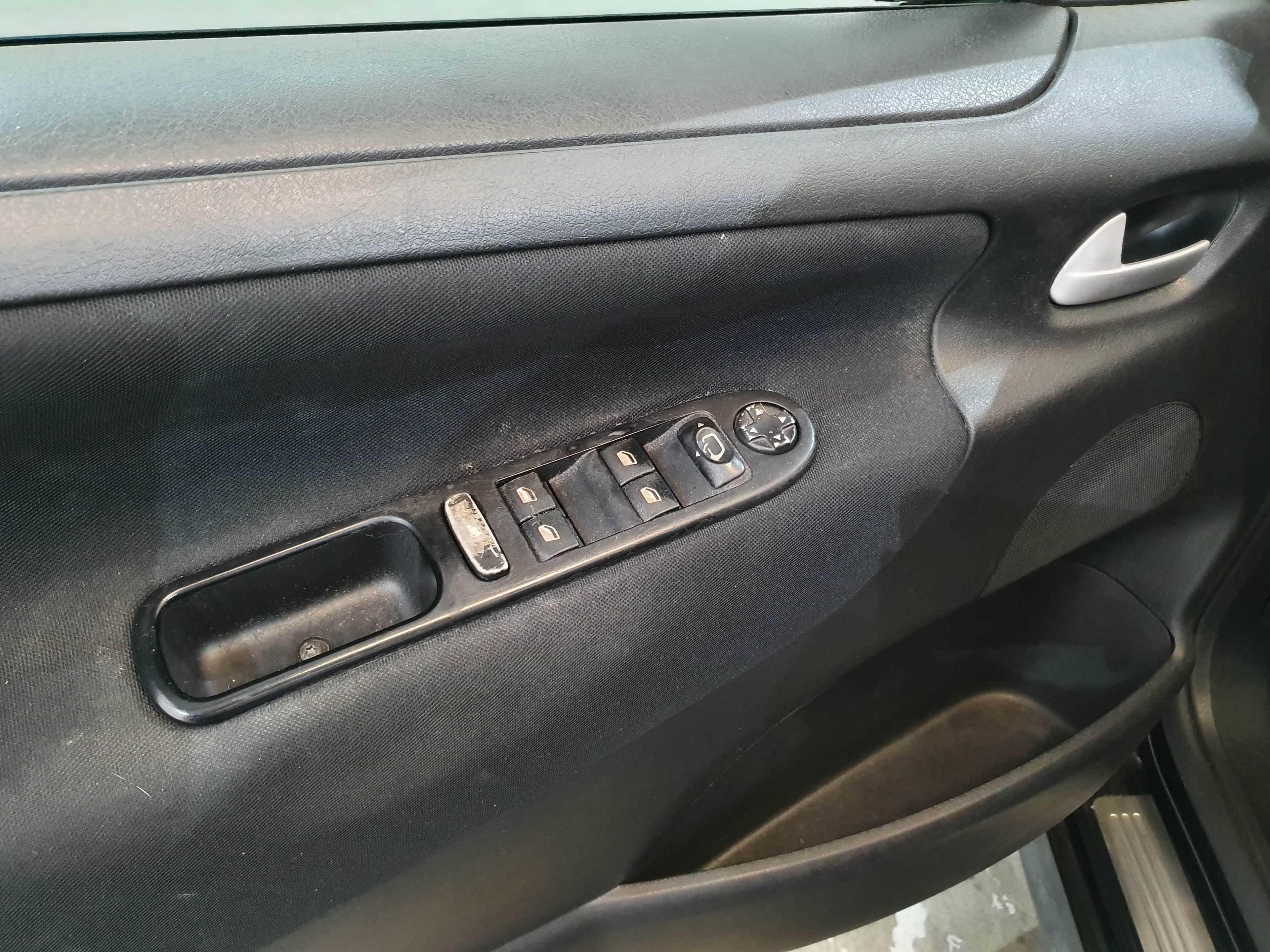 Peugeot 207 · Ano 2012 — imagem 19
