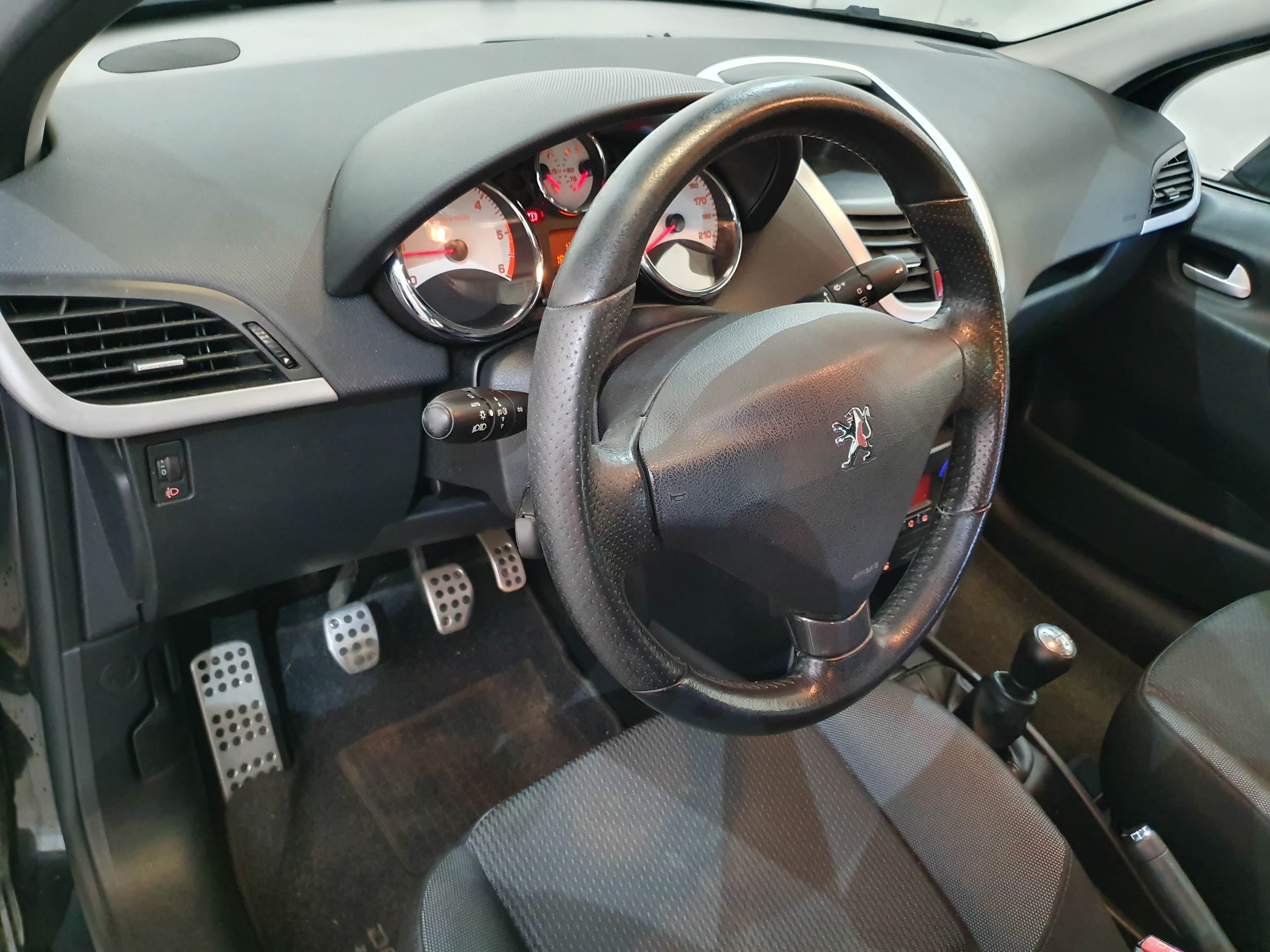 Peugeot 207 · Ano 2012 — imagem 22