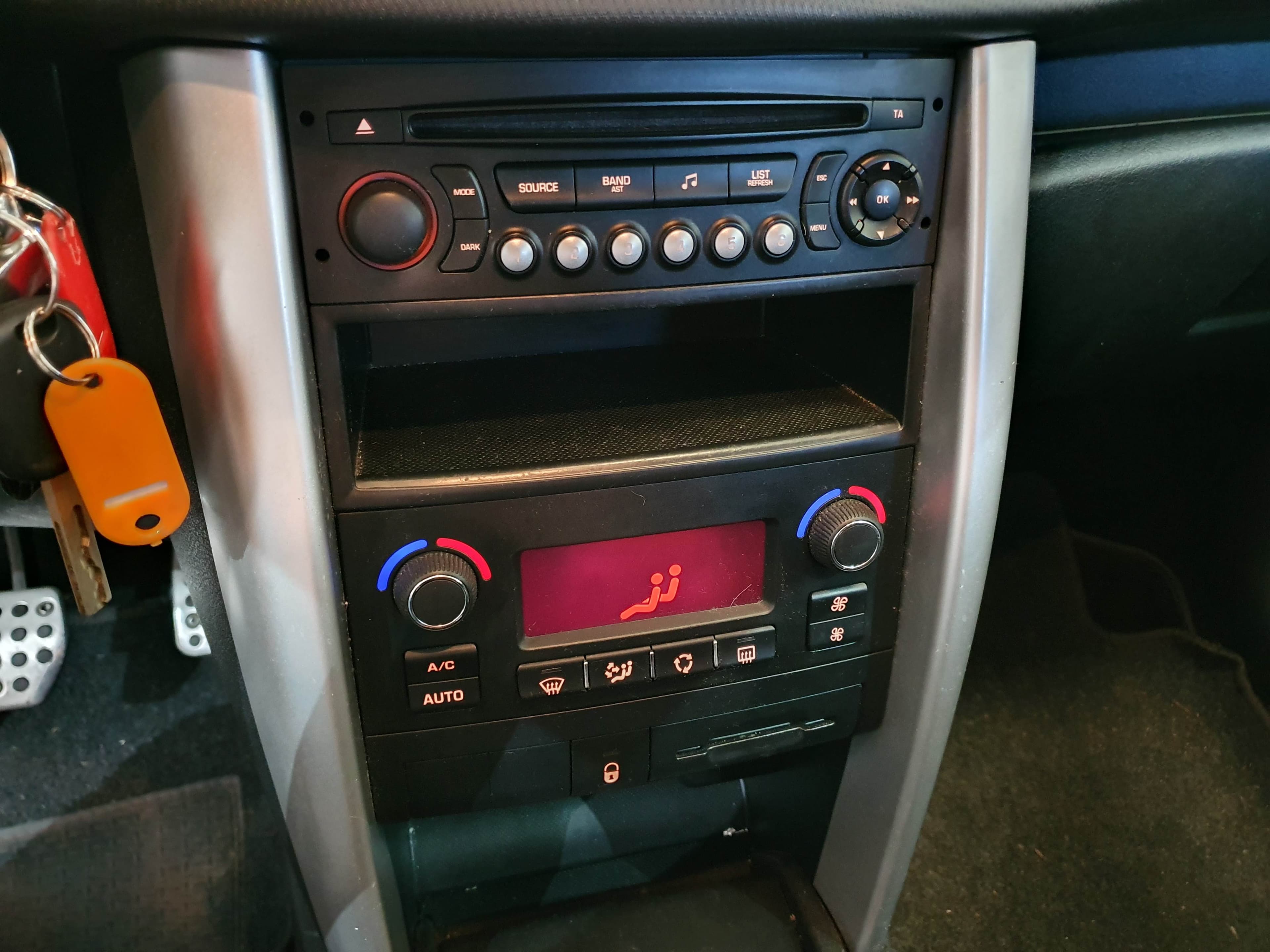 Peugeot 207 · Ano 2012 — imagem 25