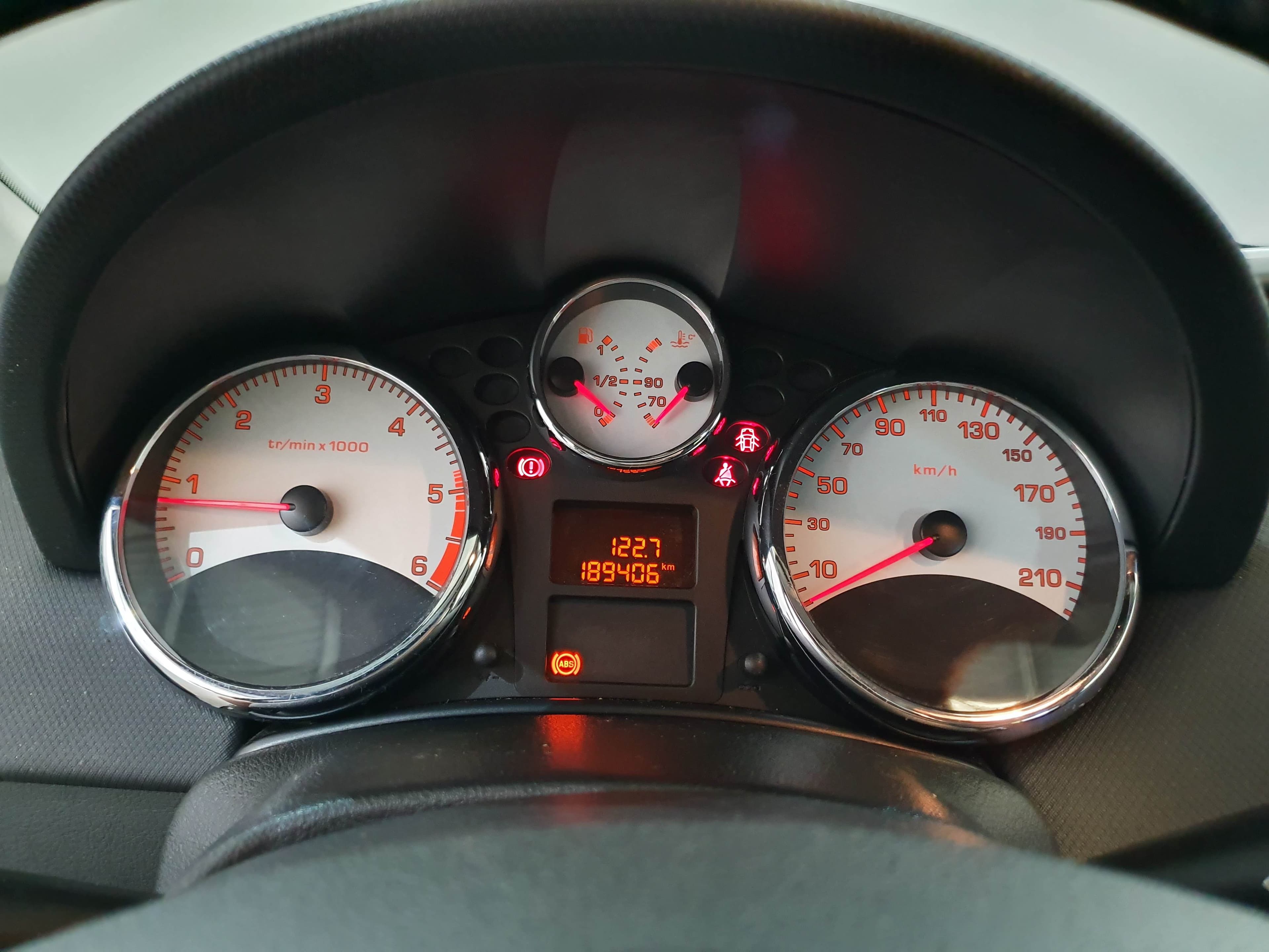 Peugeot 207 · Ano 2012 — imagem 27