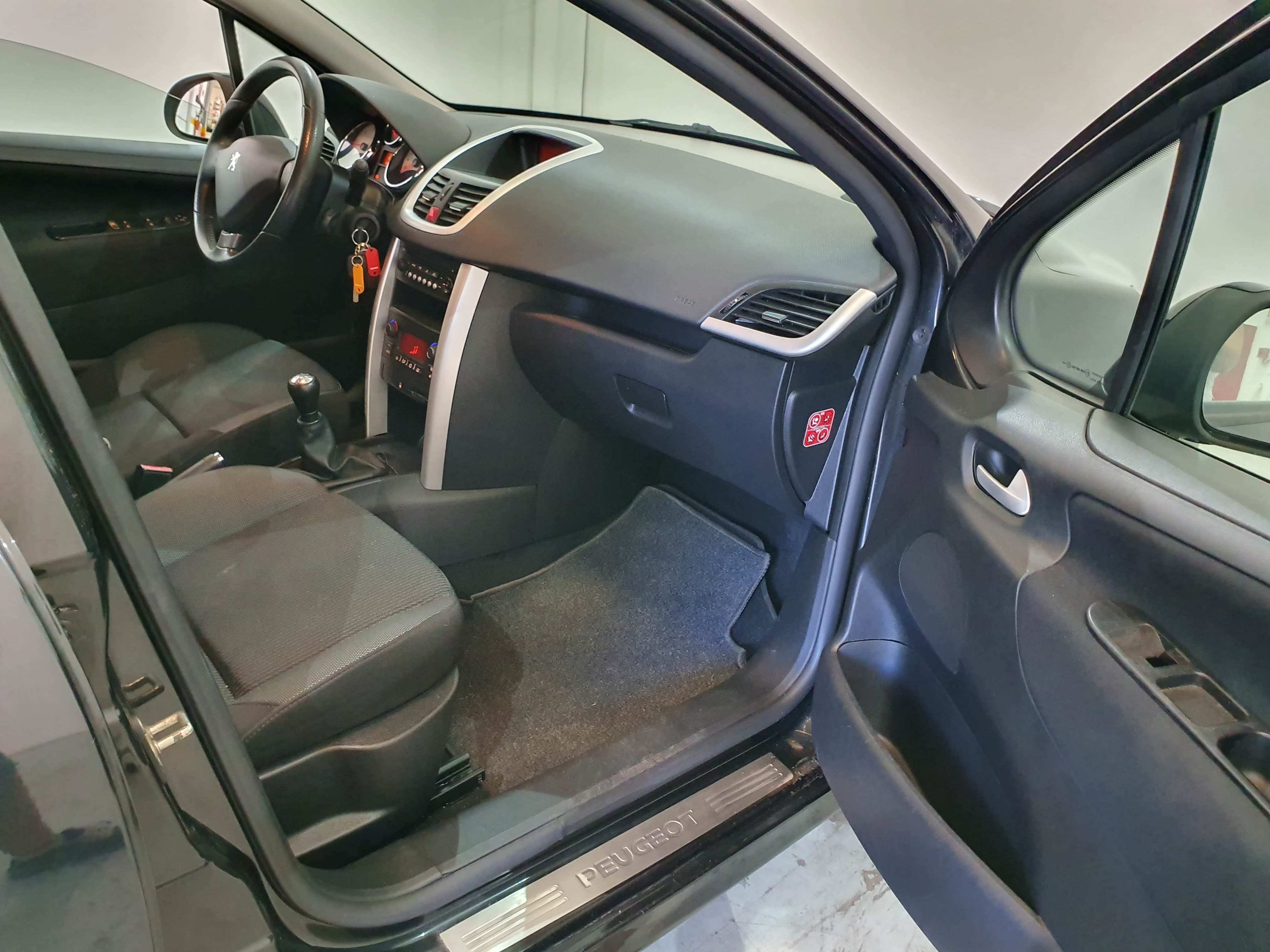 Peugeot 207 · Ano 2012 — imagem 12