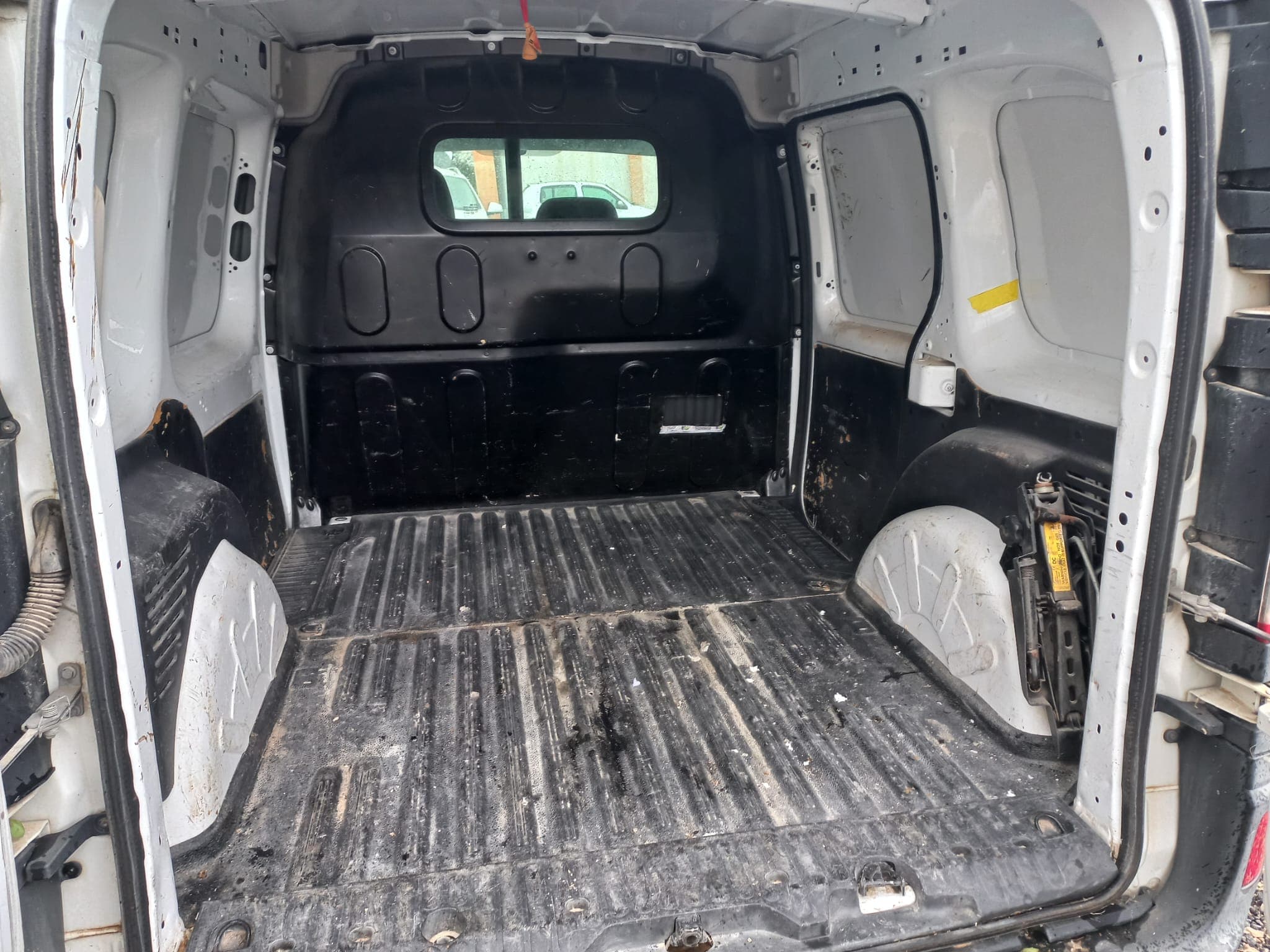 Renault Kangoo · Ano 2014 — image 9