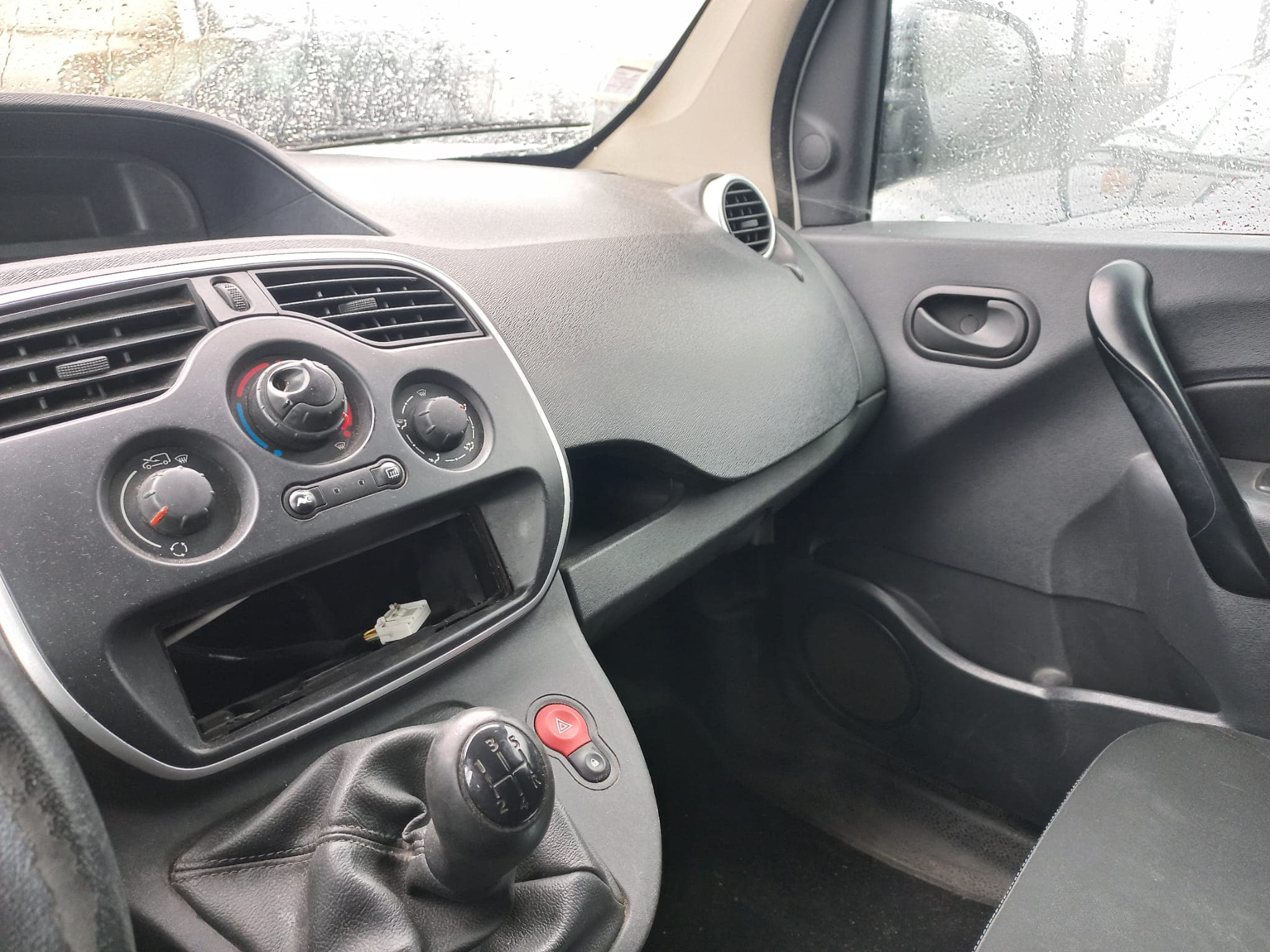 Renault Kangoo · Ano 2014 — image 18