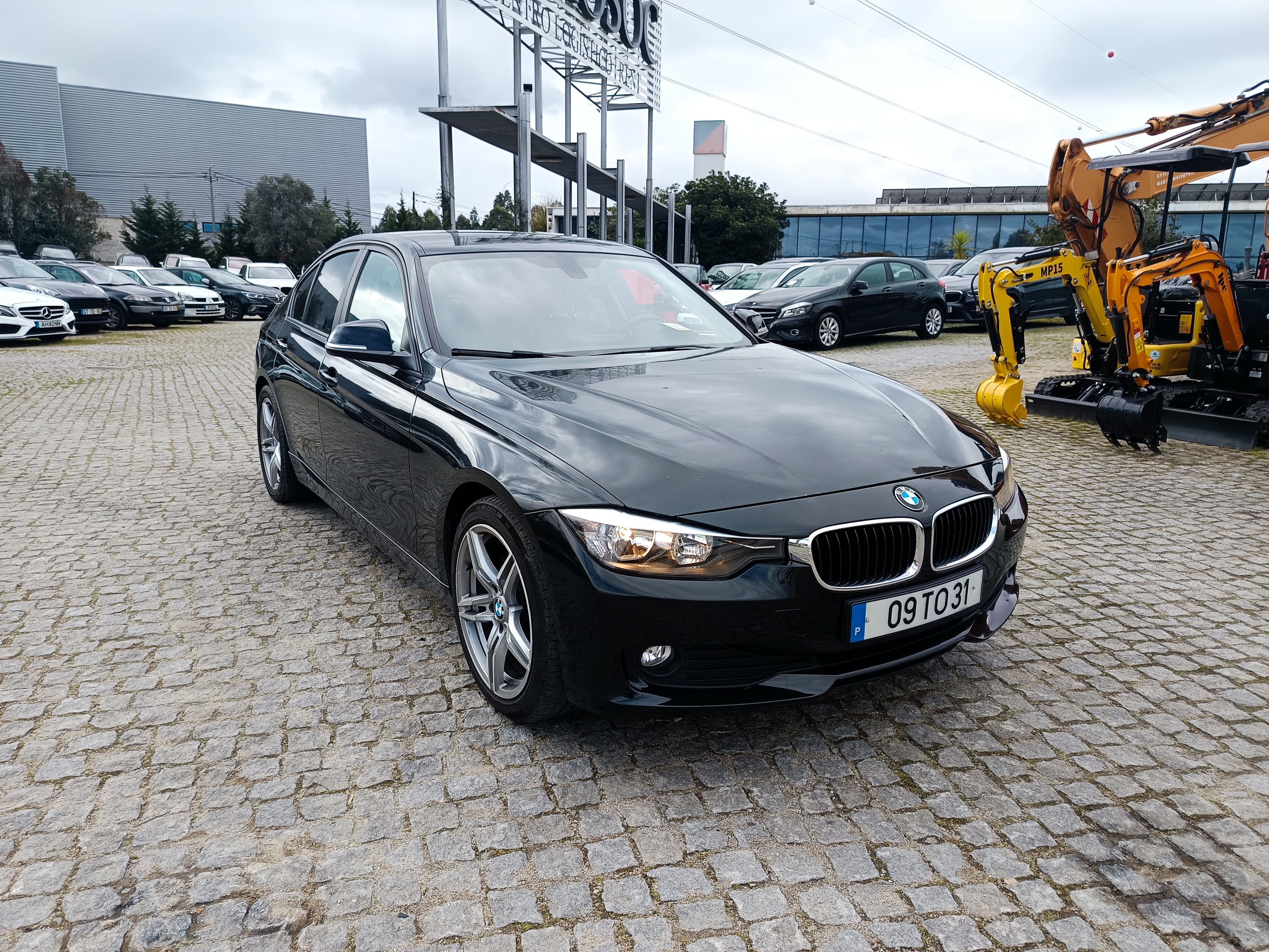 BMW 318 D · Ano 2012 — image 3