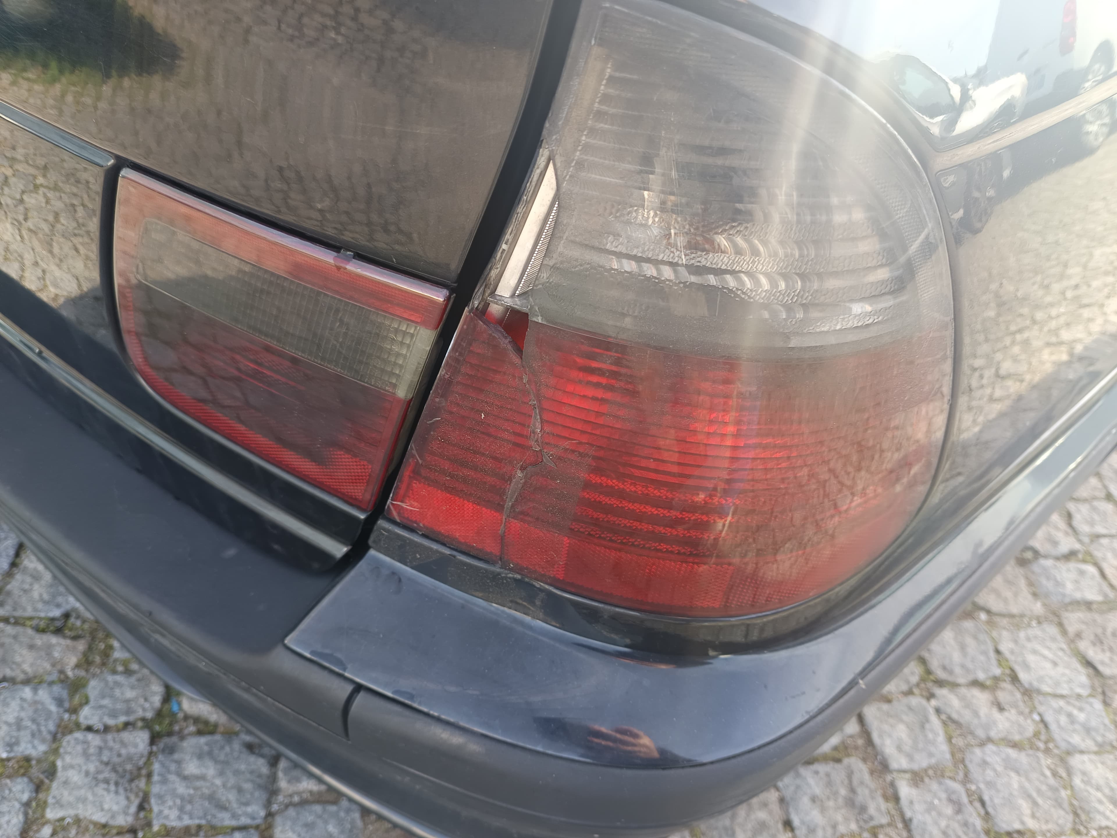 BMW 320D · Ano 2004 — imagem 19